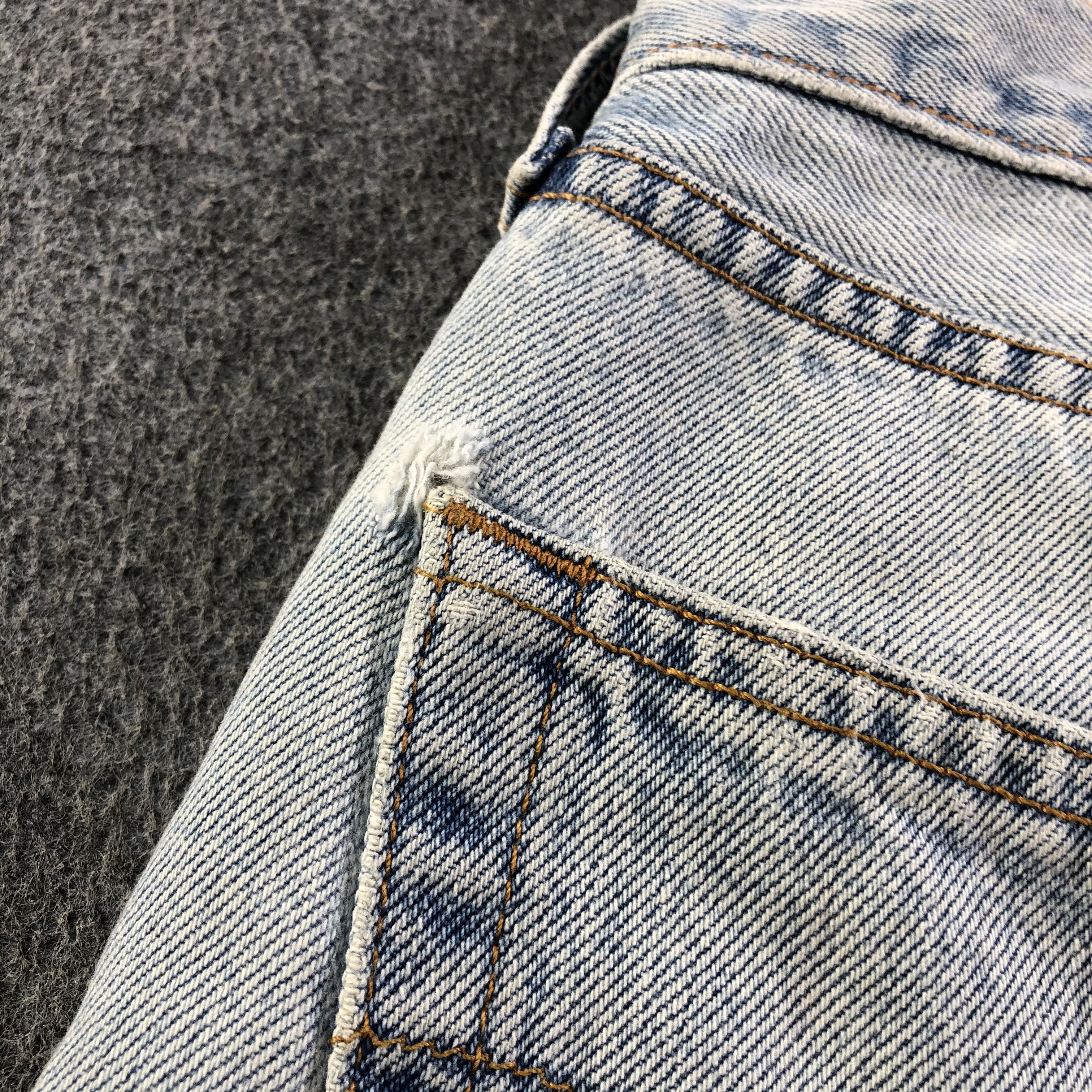 Levi's Vintage 90s Light Wash Levis 501 Jeans-J3388 Size US 29 - 8 Thumbnail
