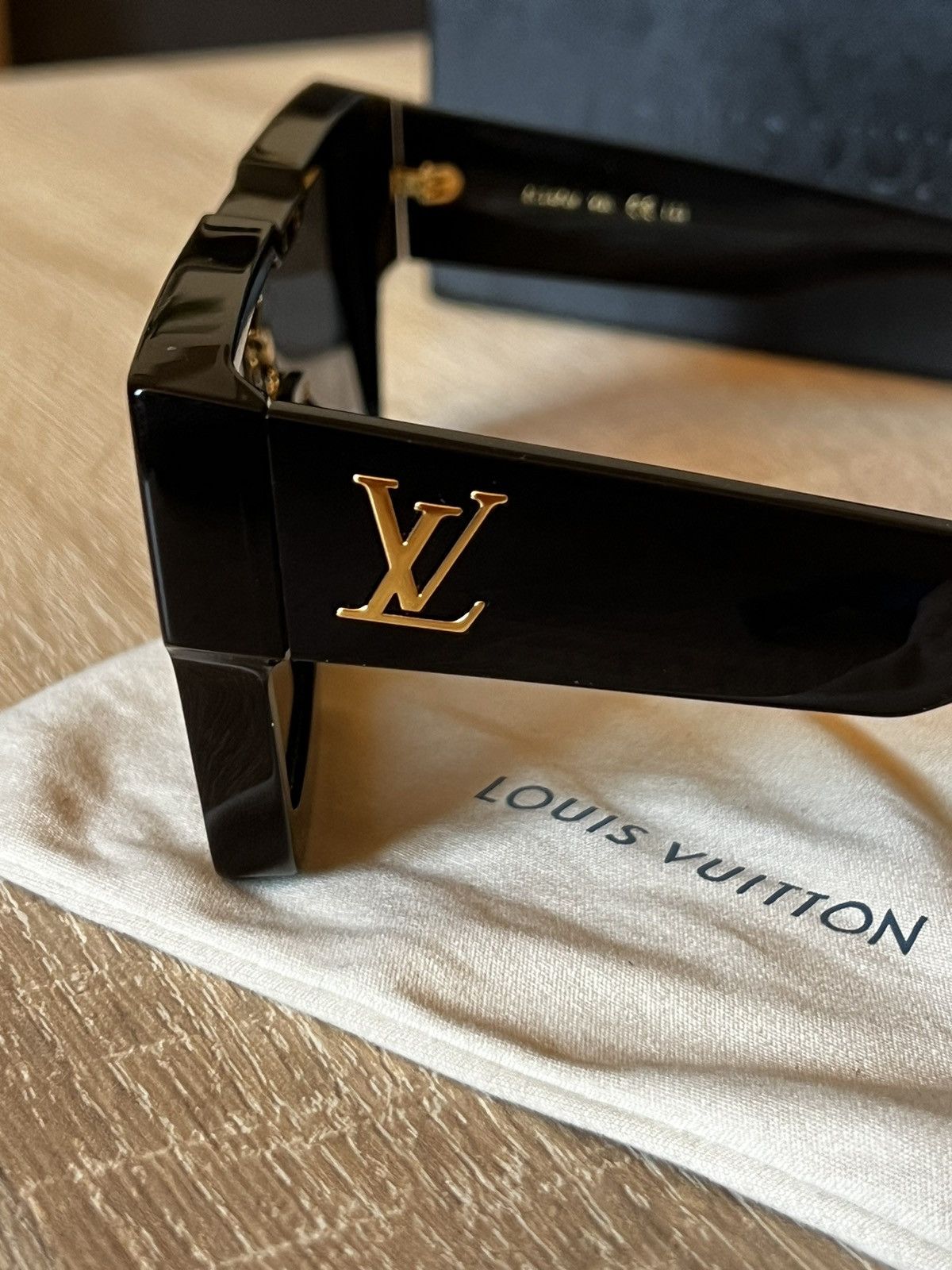 Louis Vuitton Cyclone Sunglasses Louis Vuitton. Size ONE SIZE - 5 Thumbnail