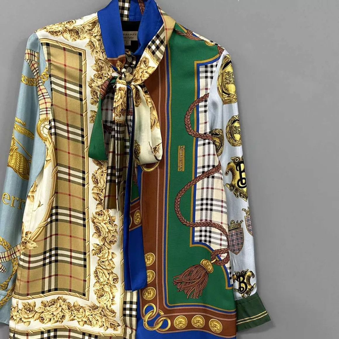 Burberry Burberry Printed Silk Tie Long Sleeve Shirt UK6 Size XS / US 0-2 / IT 36-38 - 2 Thumbnail