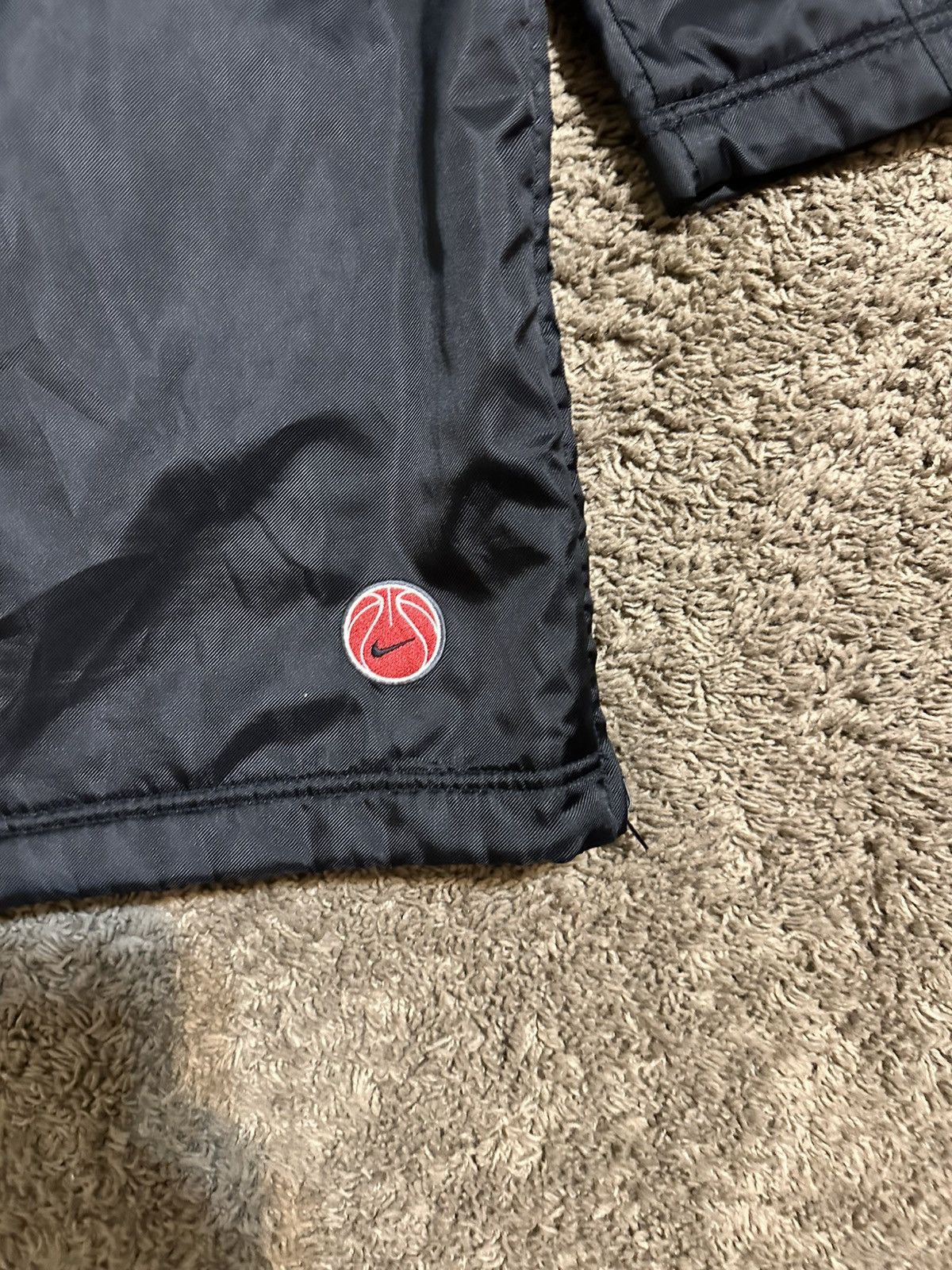 Nike Vintage Nike basketball reversible jacket 00s size Xl Size US XL / EU 56 / 4 - 7 Thumbnail