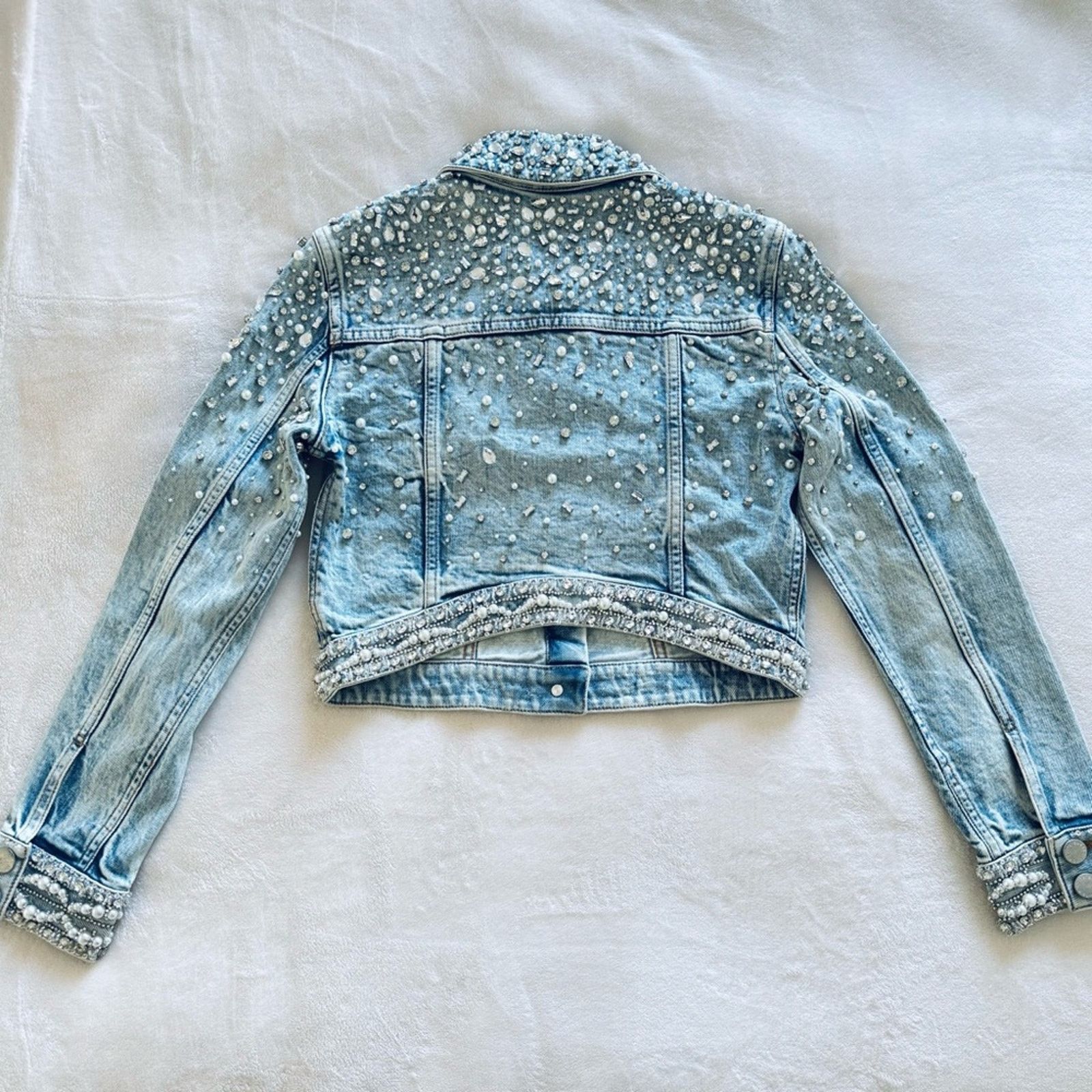 Alice + Olivia NWOT! Alice + Olivia Nelson Embellished Denim Jacket Size XS Size XS / US 0-2 / IT 36-38 - 8 Thumbnail
