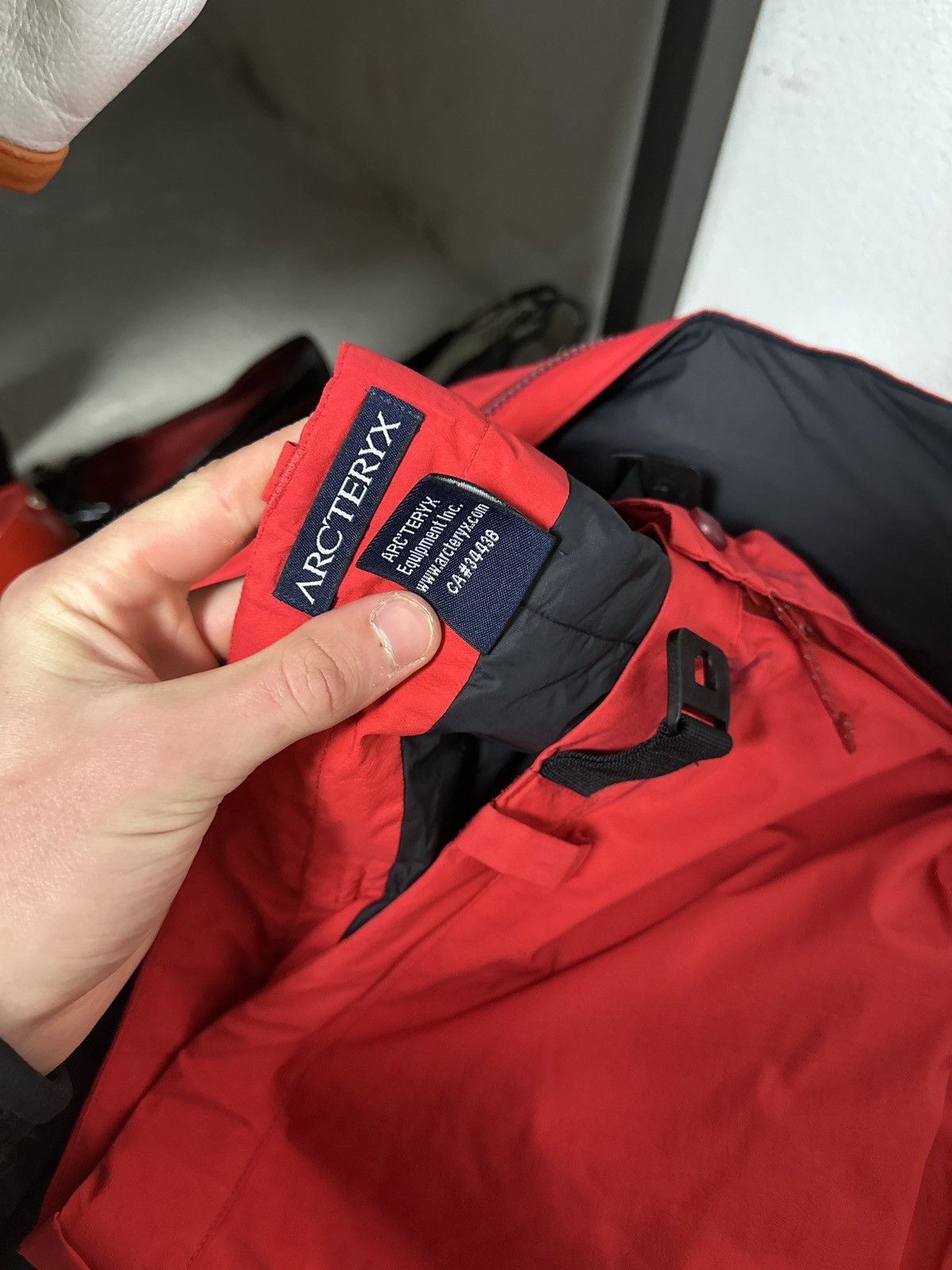 Arc'teryx Arcteryx x Atomic Suit Vintage size - XL gore tex pro Size 44L - 24 Thumbnail