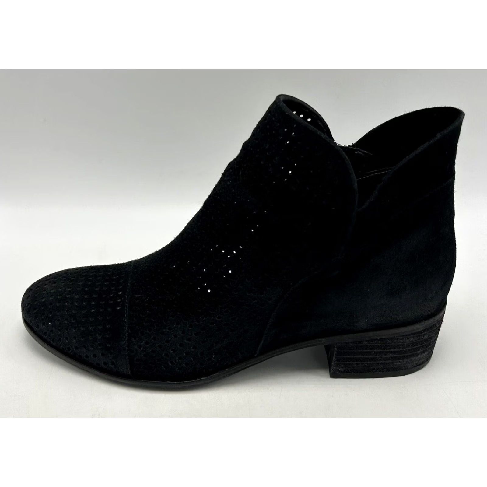 Sam Edelman Sam Edelman Boots Womens 8.5 M Pipp Ankle Booties Black Suede Zip Perforated Size US 9 / IT 39 - 2 Thumbnail