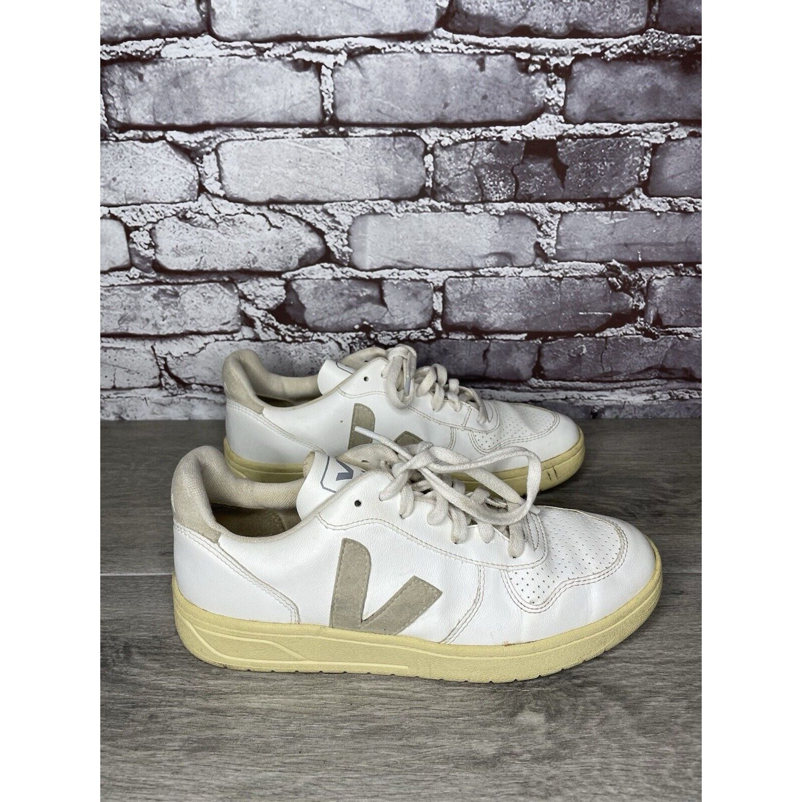 Veja L27 Veja V-12 White Leather Beige Low Top Lace Up Sneakers W Size US 9 / IT 39 - 19 Thumbnail