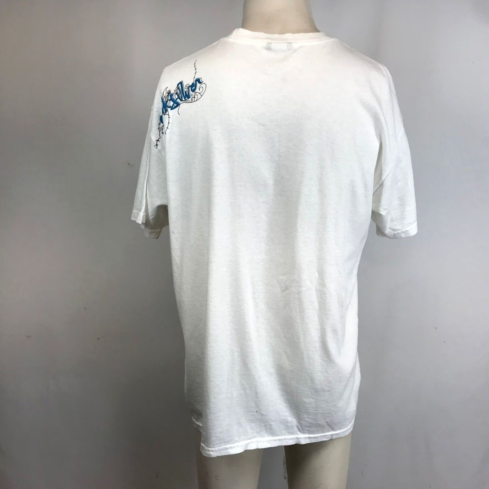 Quiksilver VINTAGE Quiksilver Shirt Unisex Adults White Graphic Print Short Sleeve Cotton Tee Mens L/G Crew Neck Navy Wave Design Size US L / EU 52-54 / 3 - 5 Thumbnail