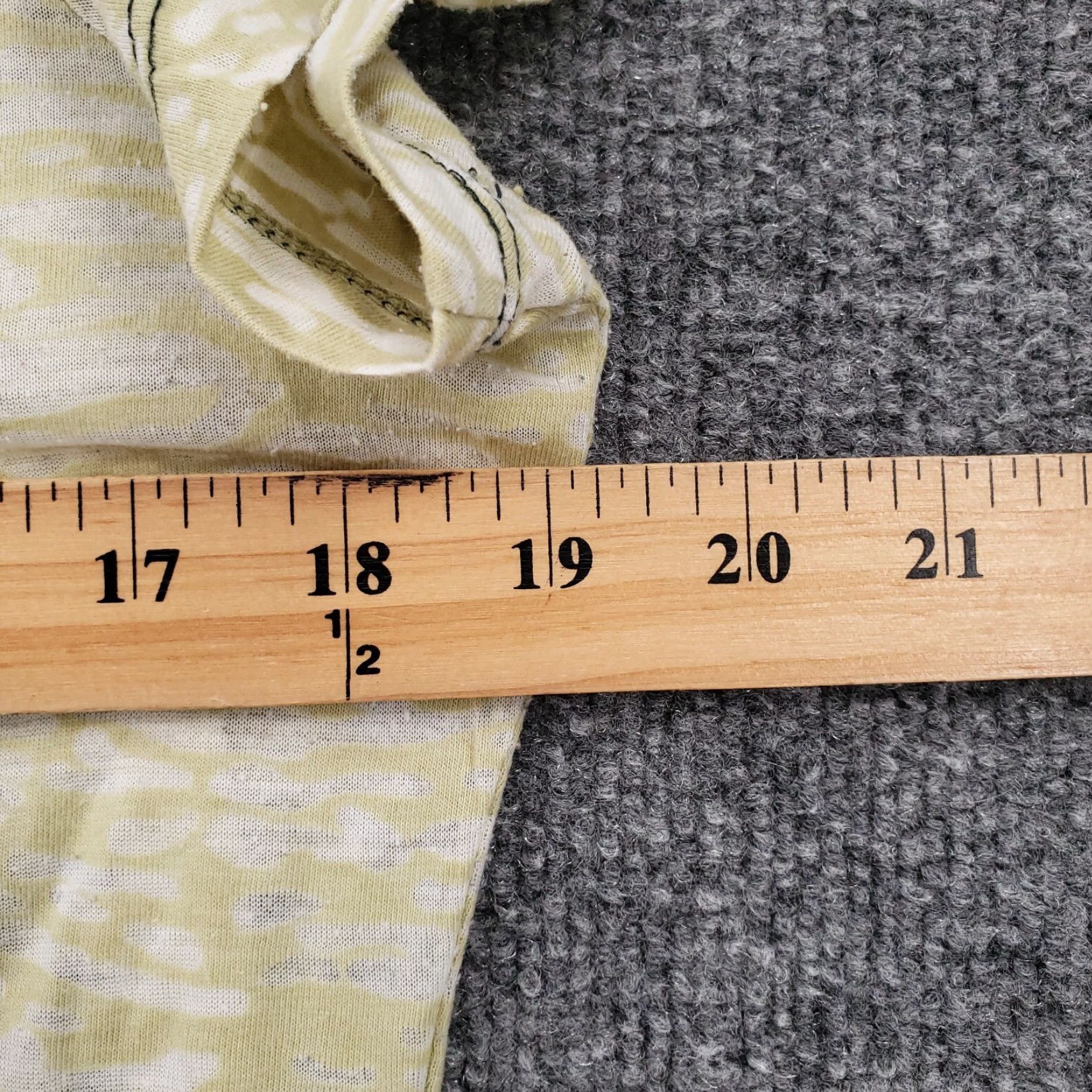 Vintage VINTAGE not applicable; Use original words only. Final title: One World T Shirt Womens L Large Yellow Short Sleeve Scoop Neck Graphic Y2K Size L / US 10 / IT 46 - 5 Thumbnail