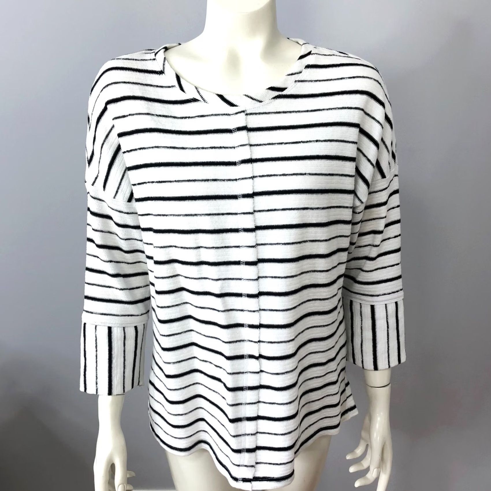 Habitat Habitat Clothes To Live In Small Crew Neck Pullover Sweater Black XS White MINT (Women) Pullover Casual Knit Shirt Size S / US 4 / IT 40 - 2 Thumbnail