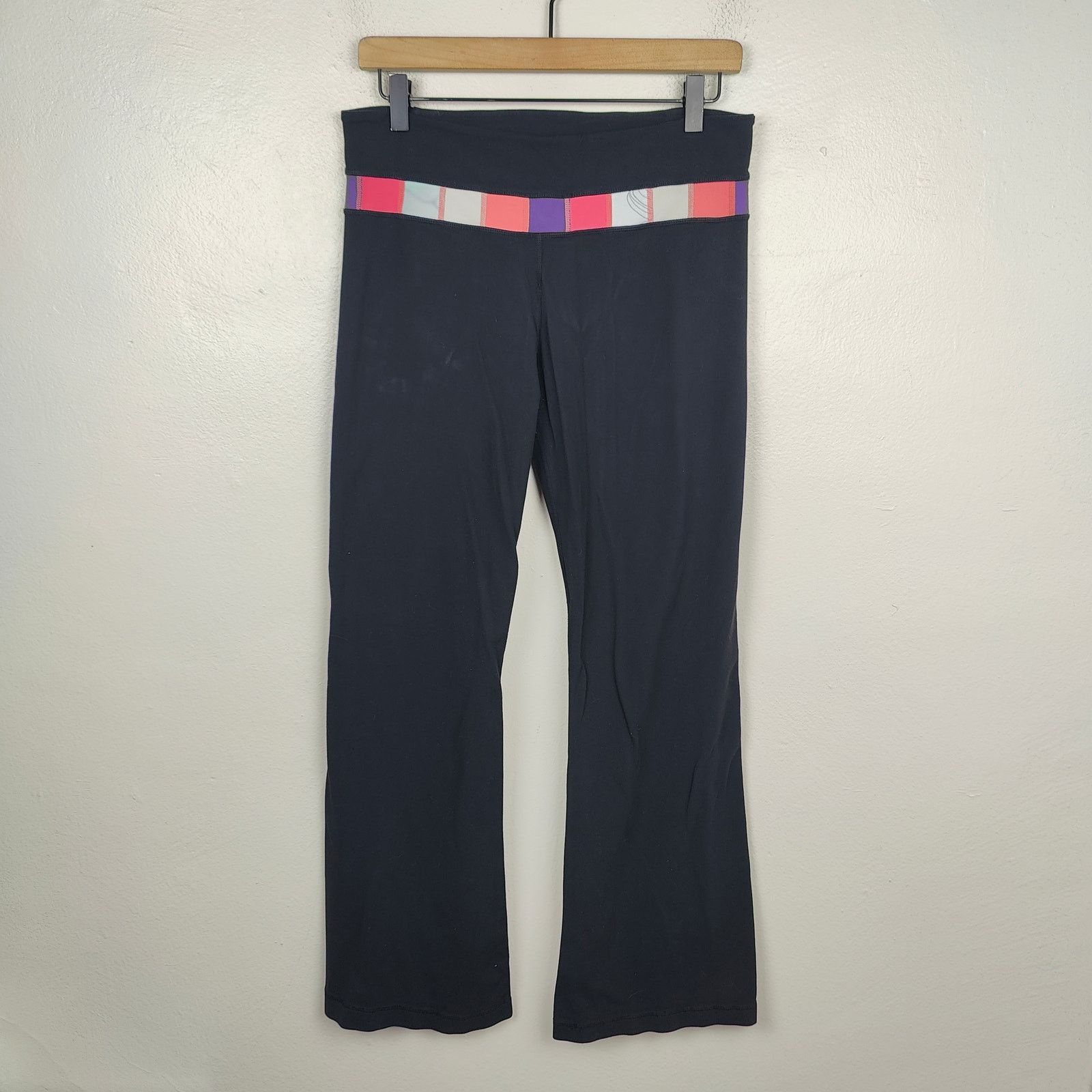 Lululemon Lululemon Groove Pants Womens 8 Reversible Flare Flare Luon Size 30" / US 8 / IT 44 - 1 Thumbnail