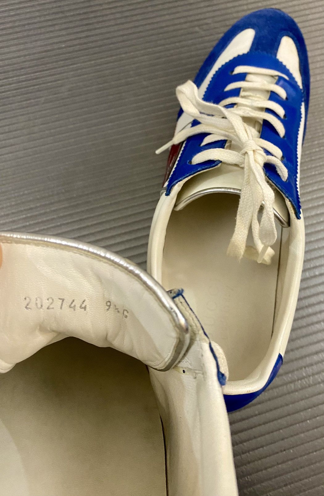 Gucci Gucci 🇮🇹 x Tom Ford white blue suede GG sneaker 9.5uk VINTAGE Size US 10.5 / EU 43-44 - 13 Thumbnail