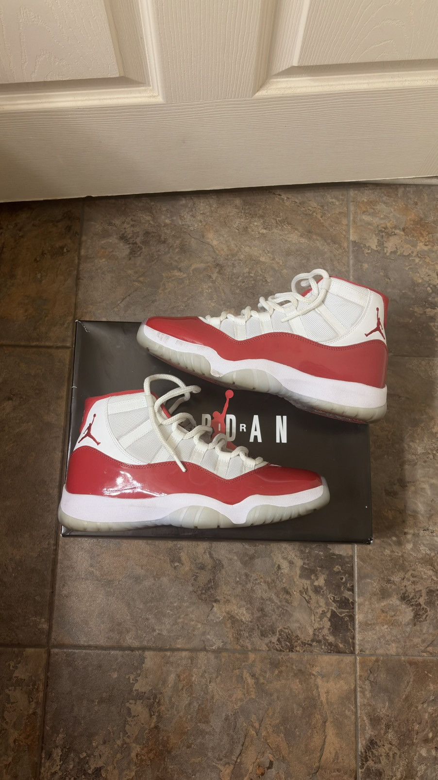 Jordan Brand Jordan 11 Cherry Size US 9.5 / EU 42-43 - 1 Thumbnail