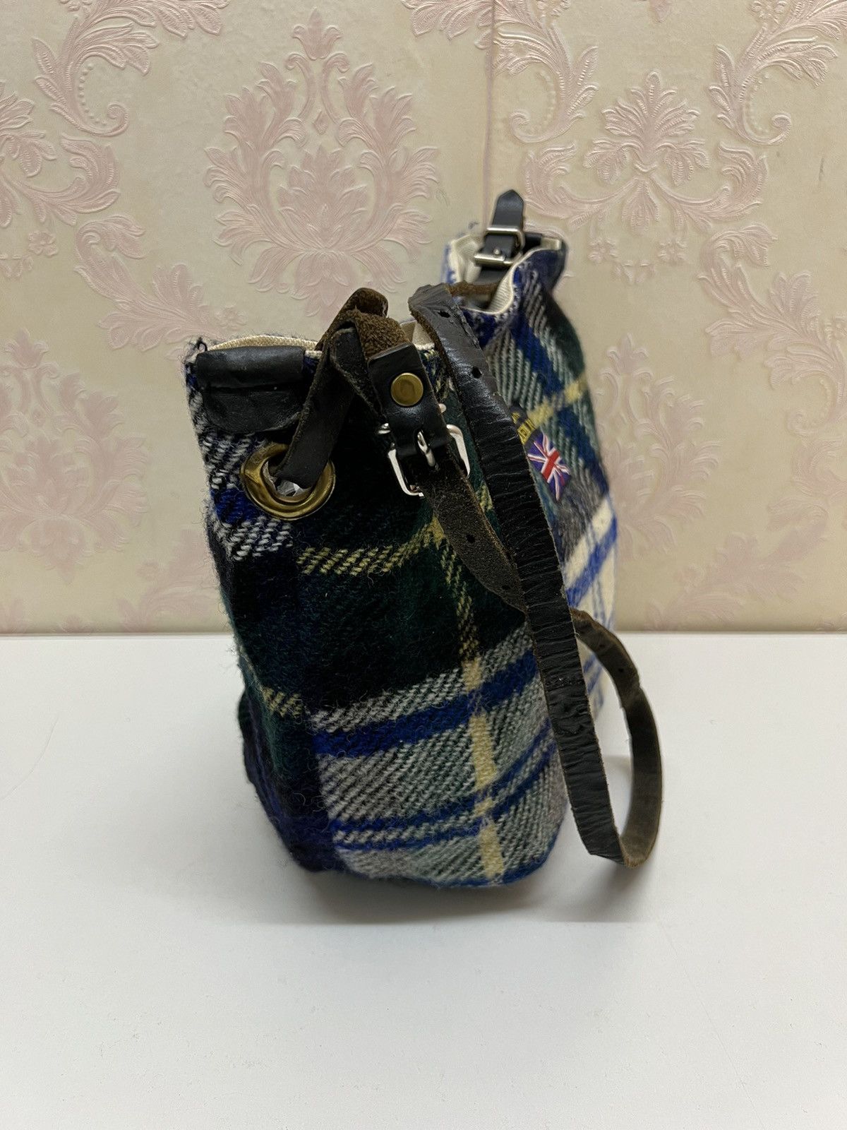 URBAN RESEARCH DOORS Urban Research Doors Plaid Tartan Sling Bag Size ONE SIZE - 4 Thumbnail