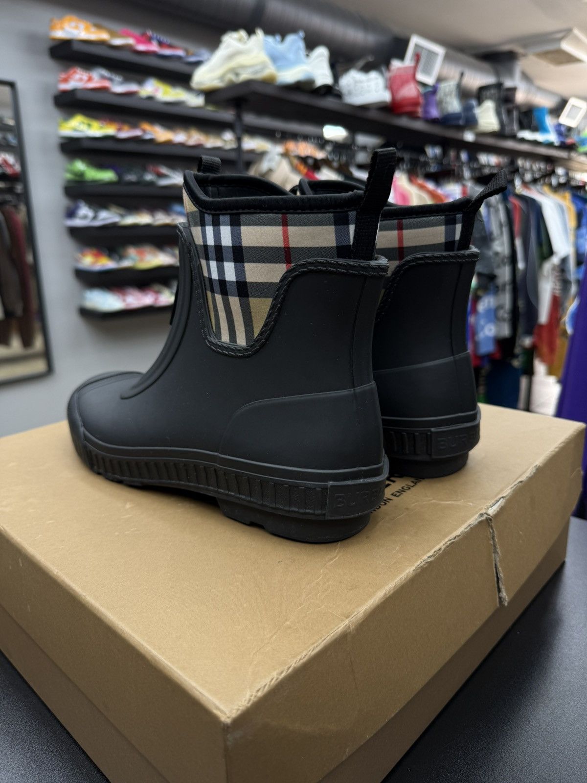 Burberry Burberry Flinton Check Rain Boots Booties Size 39 / 9 US Size US 9 / IT 39 - 12 Thumbnail