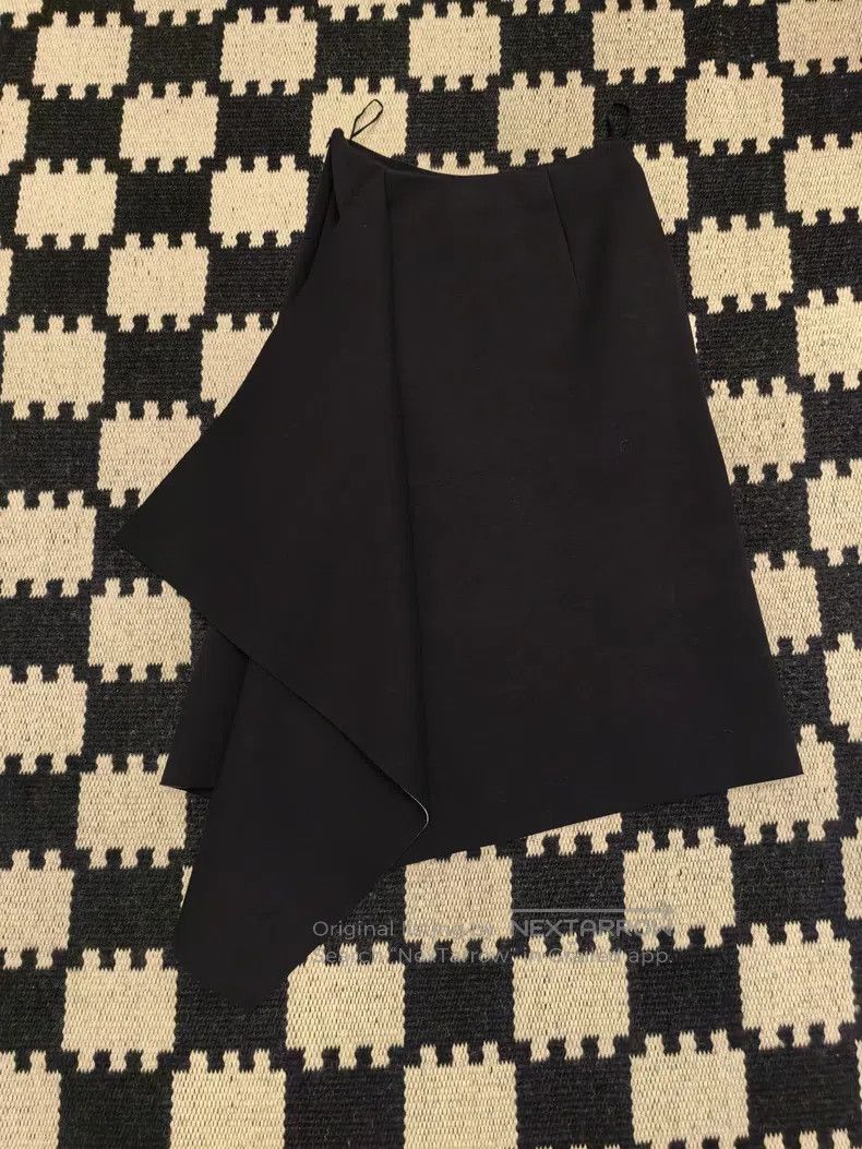Dries Van Noten Dries Van Noten Black Midi Skirt Size 35" - 2 Thumbnail