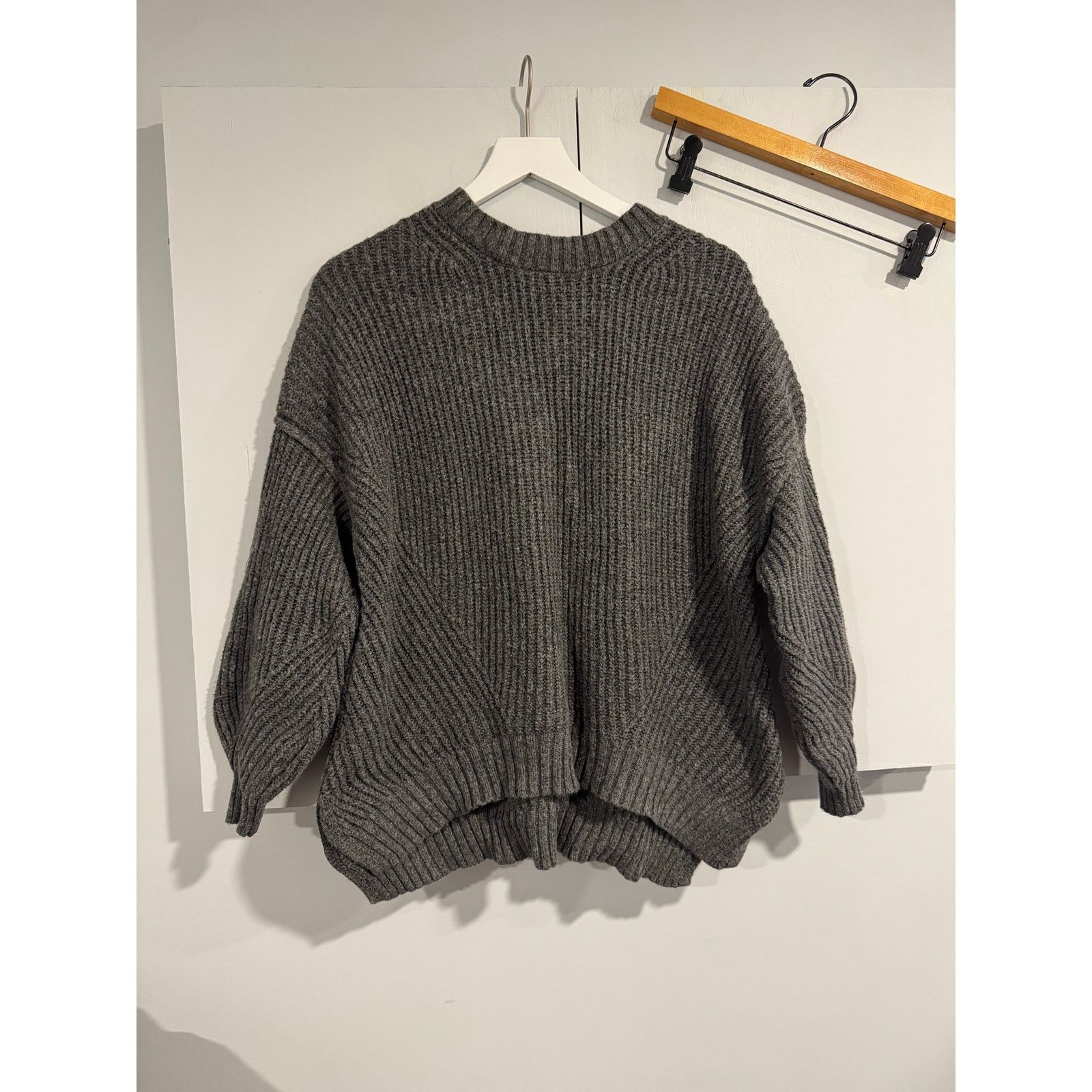 American Eagle Outfitters American Eagle Sweater Size Small Size S / US 4 / IT 40 - 1 Thumbnail