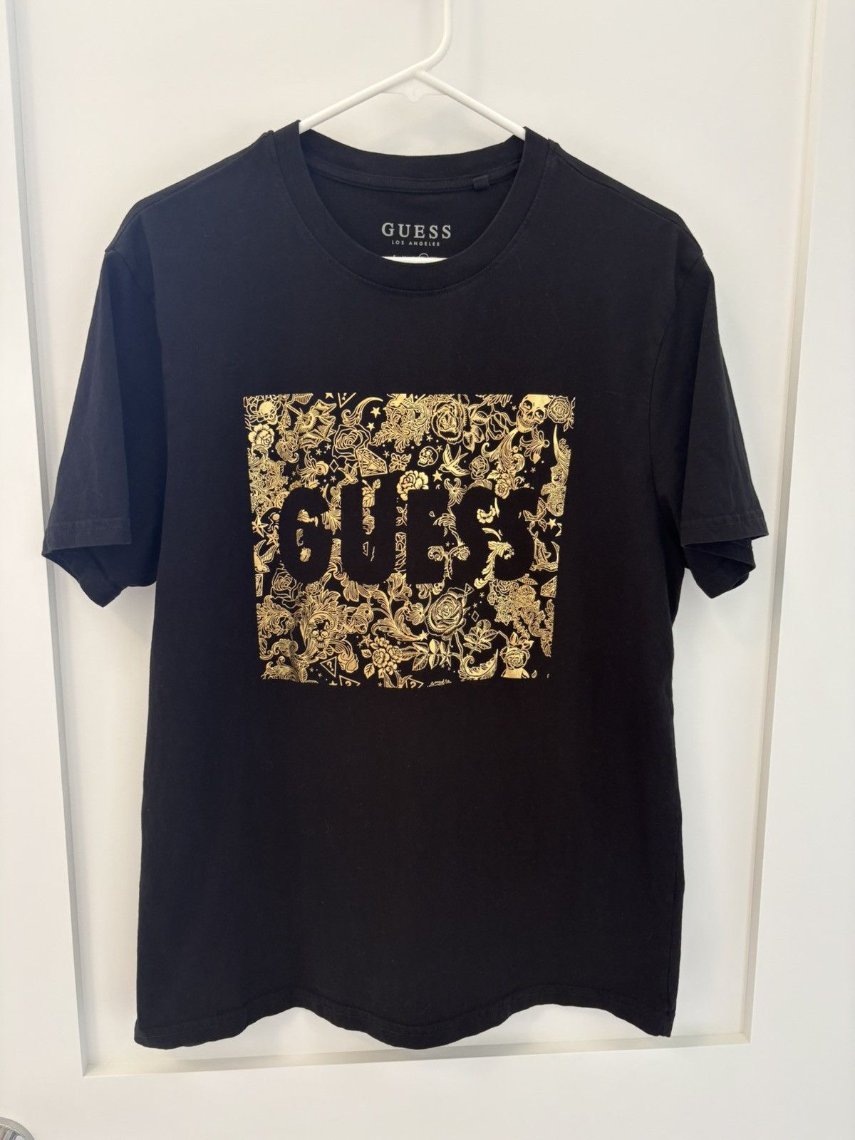 Guess GUESS Men’s Black Gold Graphic Logo Tee Shirt size Large Size US L / EU 52-54 / 3 - 2 Thumbnail