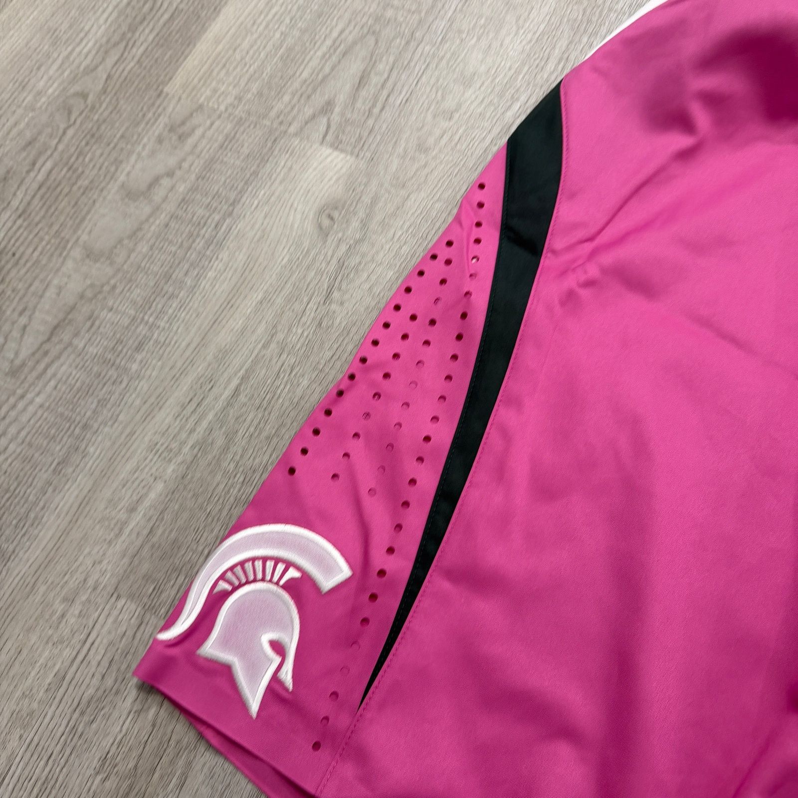 Nike Nike Michigan State Spartans Breast Cancer Awareness Shorts Size US 38 / EU 54 - 4 Thumbnail