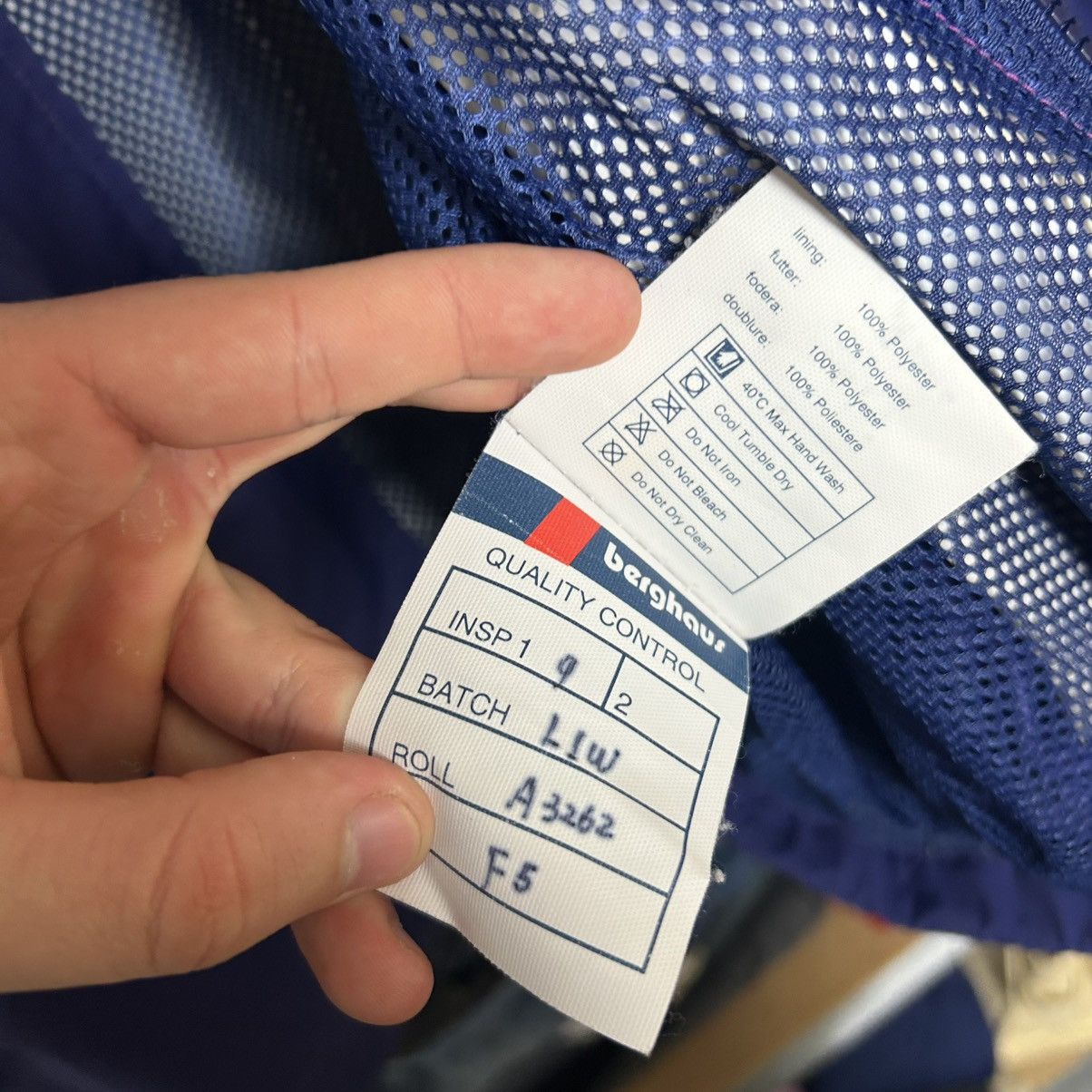 Berghaus Vintage Berghaus Small logo Gore Tex 90’s Made In England Size US S / EU 44-46 / 1 - 12 Thumbnail