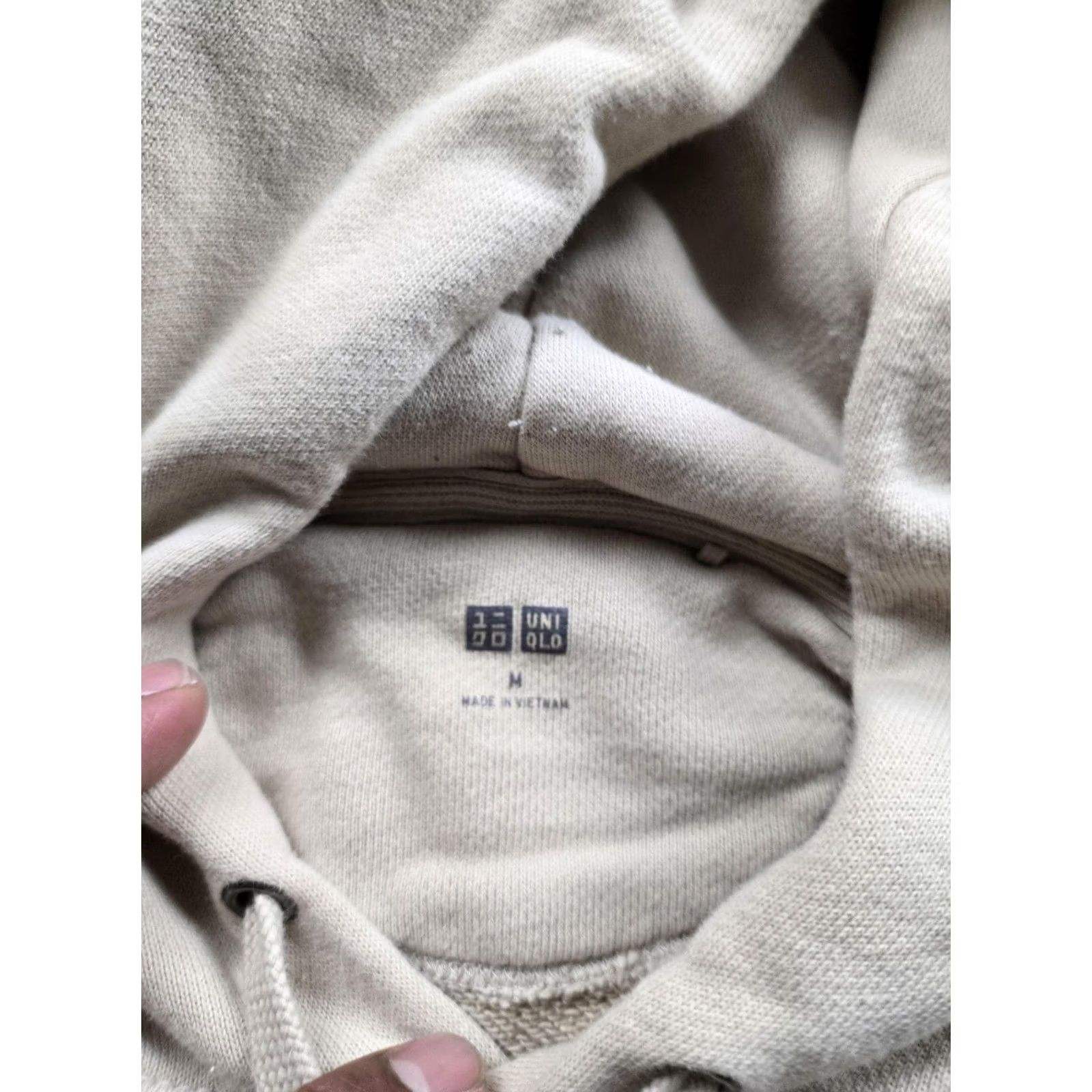 Uniqlo Uniqlo Hoodie Mens M Beige Pullover Sweatshirt Hooded Pockets Casual Long Sleeve Size US M / EU 48-50 / 2 - 4 Thumbnail