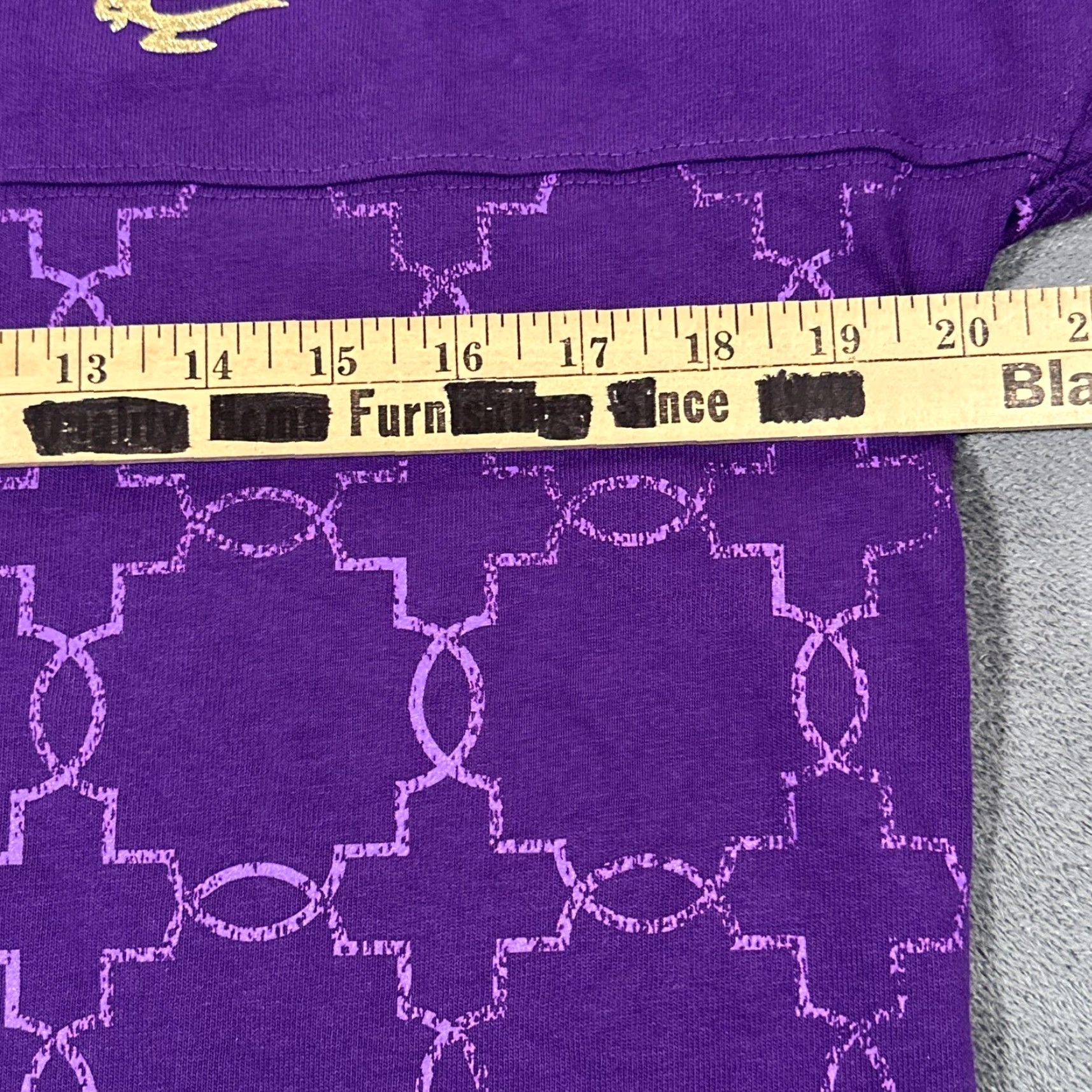 Disney VINTAGE? No — Disney Aladdin Spirit Jersey Shirt Womens XS Long Sleeve Genie Glitter Graphic Crew Neck Purple Size XS / US 0-2 / IT 36-38 - 7 Thumbnail