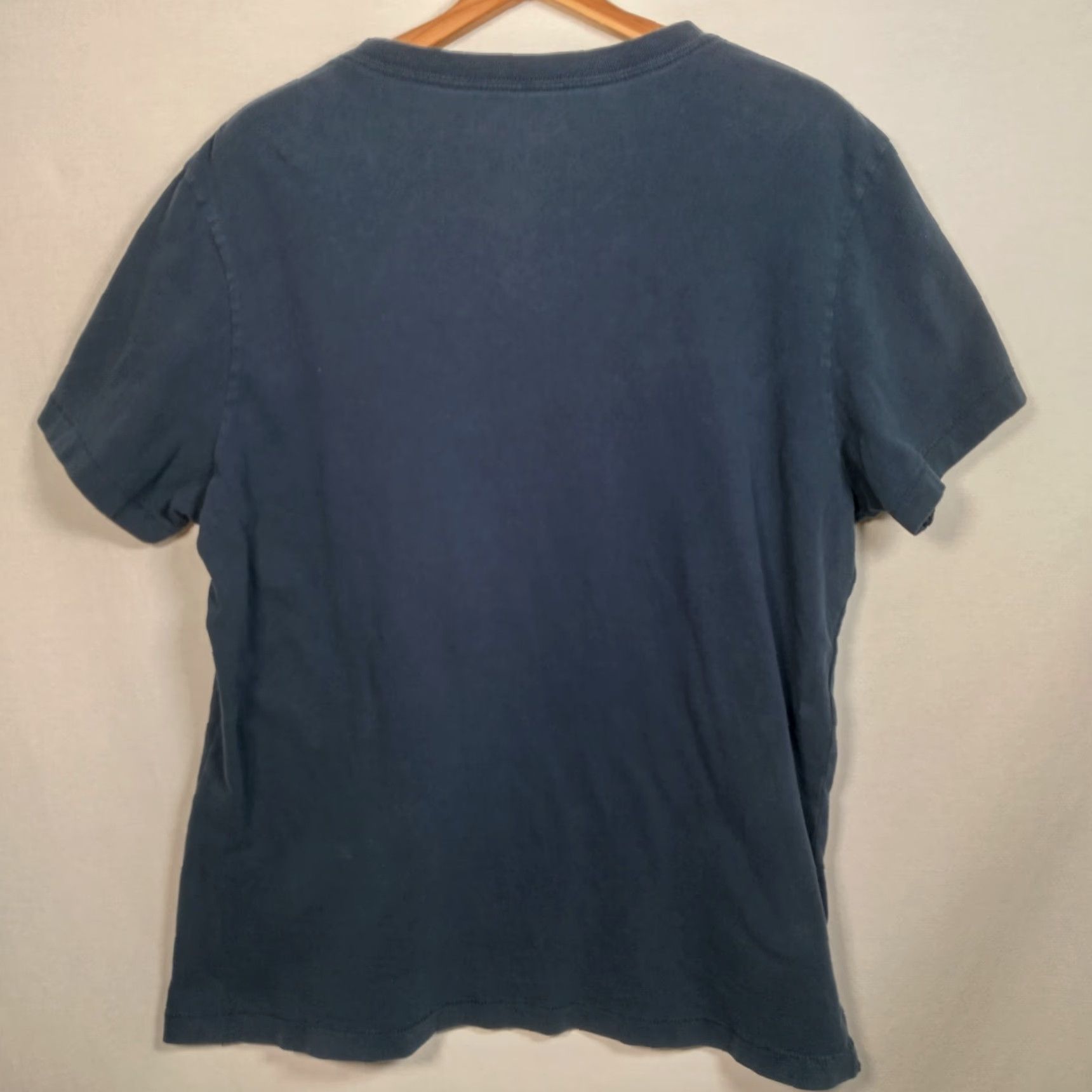 Aeropostale VINTAGE Aeropostale Shirt Men L Navy Blue V Neck Single Stitch Varsity Club Finals T-Shirt Mens Size US L / EU 52-54 / 3 - 2 Thumbnail