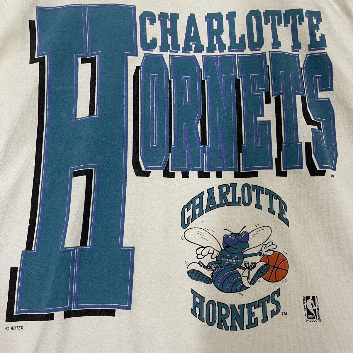 NBA × Vintage Vintage 90s Charlotte Hornets Big Logo Shortsleeve Tee Size US L / EU 52-54 / 3 - 5 Thumbnail