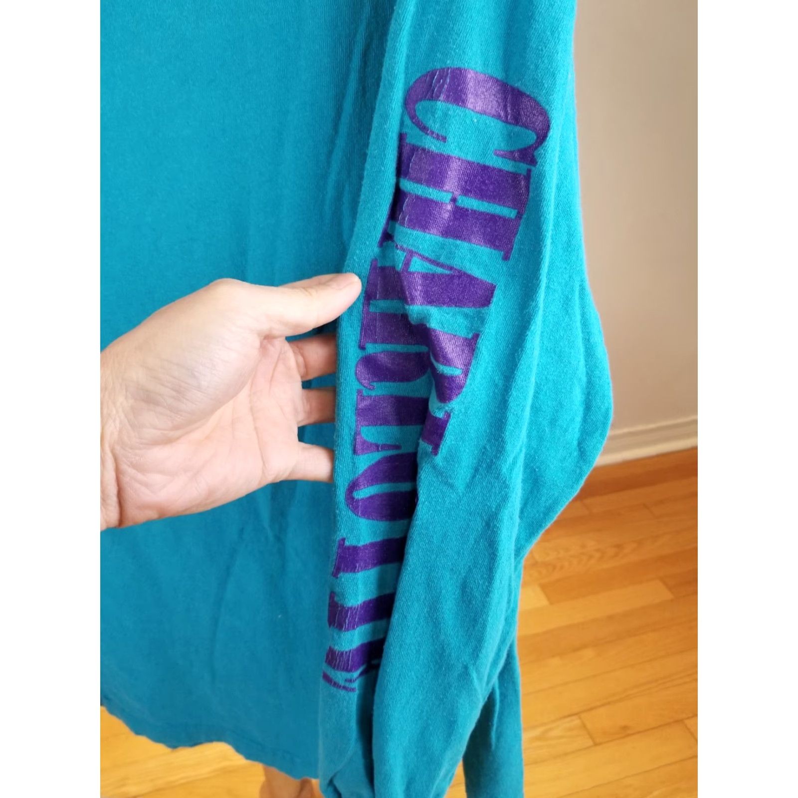 NBA VINTAGE Charlotte Hornets NBA LONG SLEEVE THE GAME T-SHIRT SZ LARGE Shirt Men Blue 90s Concert Basketball Mens Size US L / EU 52-54 / 3 - 8 Thumbnail