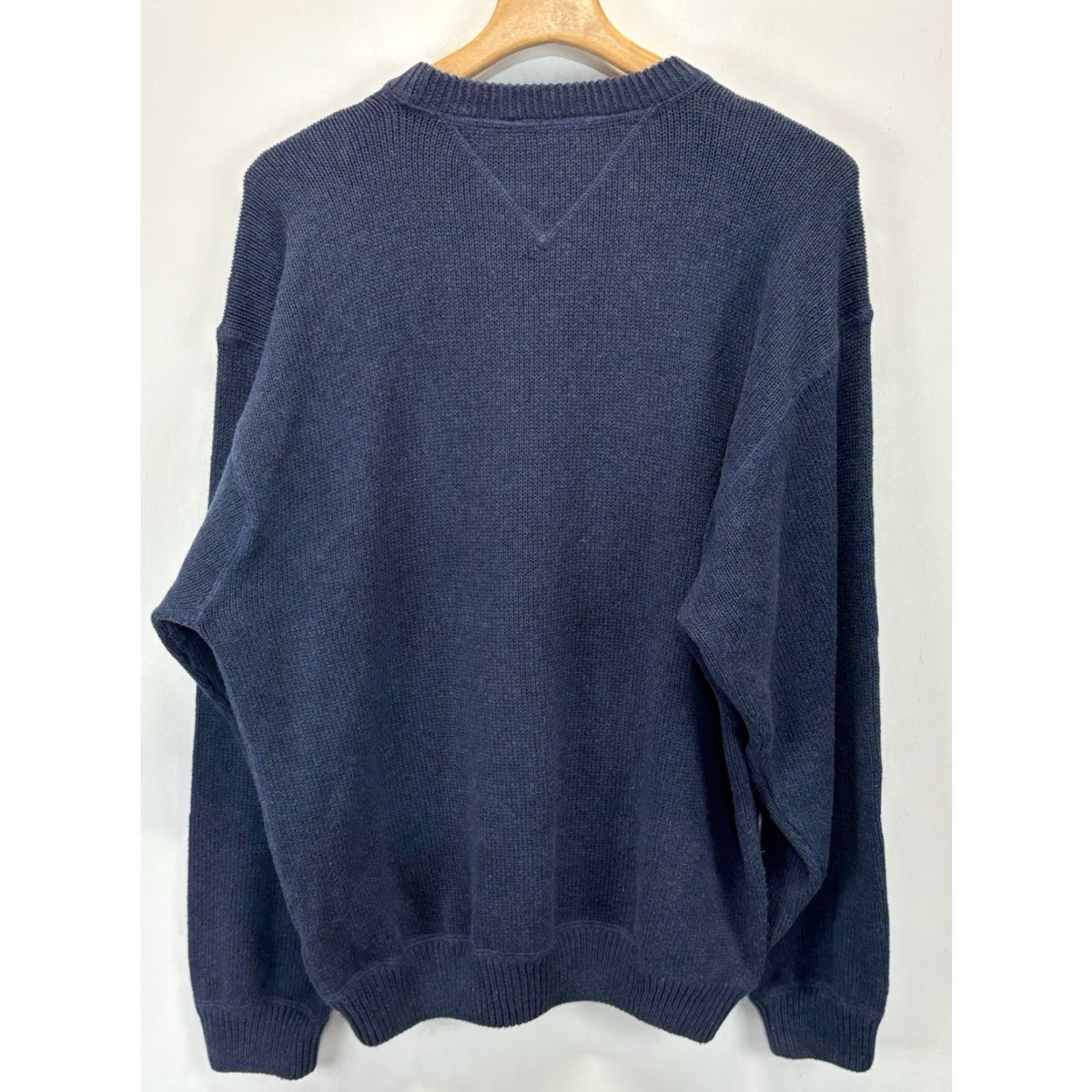Tommy Hilfiger VINTAGE Tommy Hilfiger Sweater Shirt Men’s Large Blue Crew Knit Cotton 90s Crest Pullover Mens Size US L / EU 52-54 / 3 - 3 Thumbnail