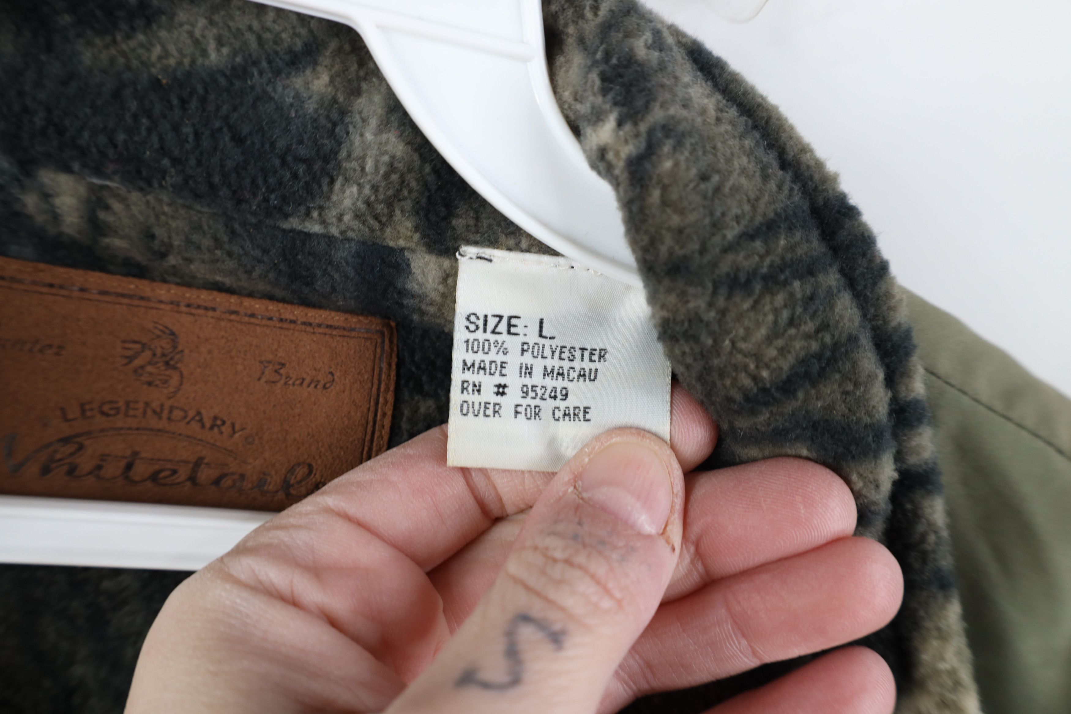 Vintage Vintage Y2K Streetwear Camouflage Full Zip Vest Jacket Size US L / EU 52-54 / 3 - 10 Thumbnail