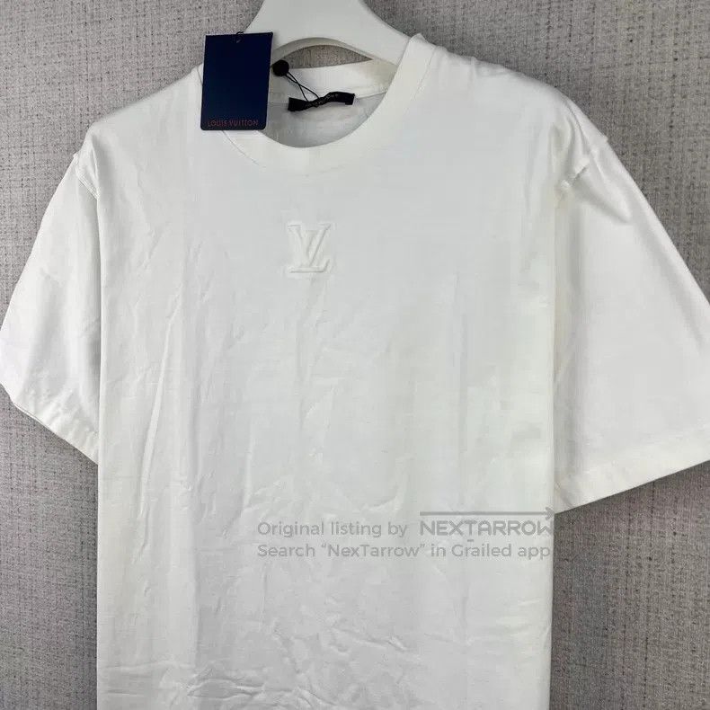 Louis Vuitton Louis Vuitton SS25 Embossed Logo Embossed Crew Neck Short Size US XXL / EU 58 / 5 - 3 Thumbnail