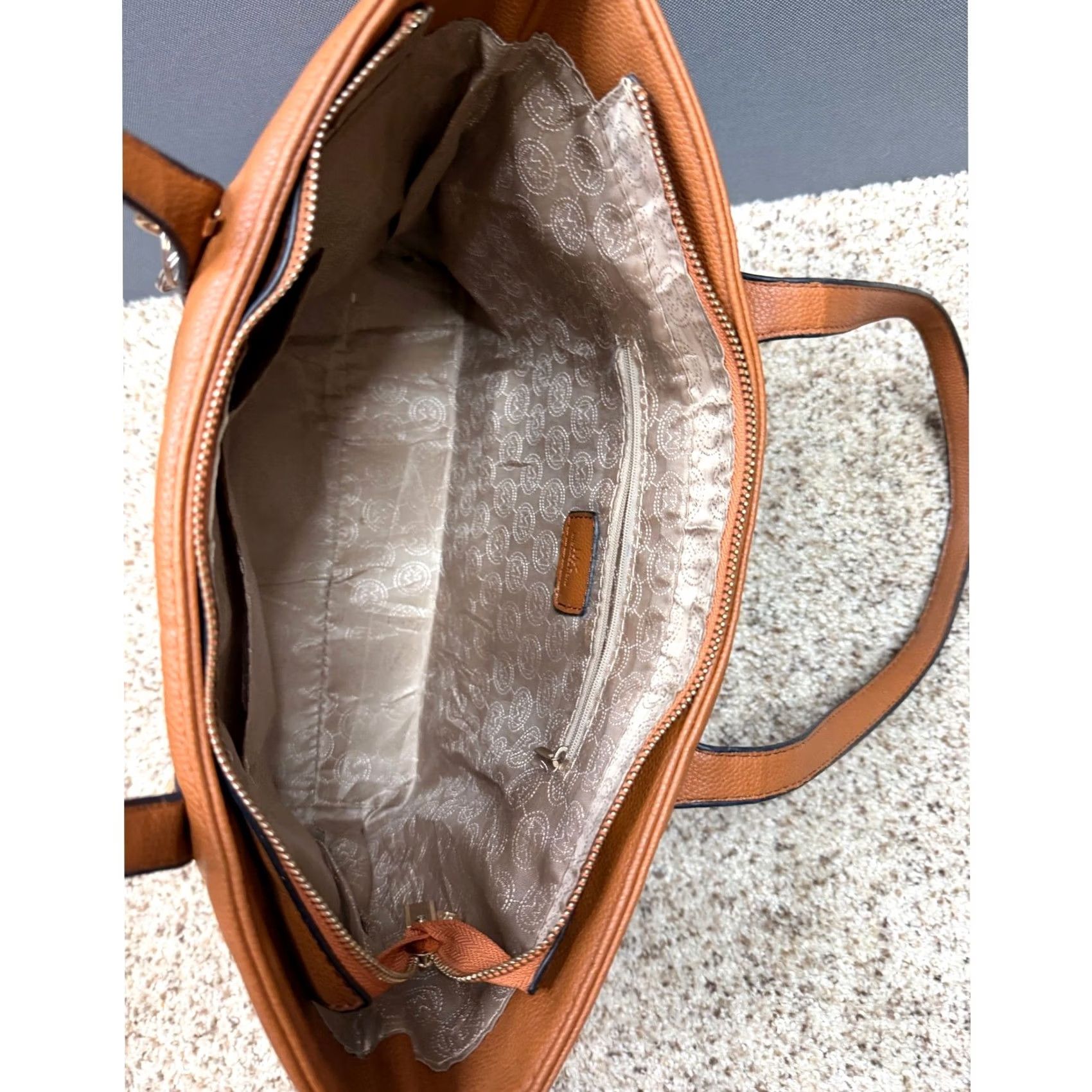 Michael Kors VINTAGE? No. Size ONE SIZE - 6 Thumbnail