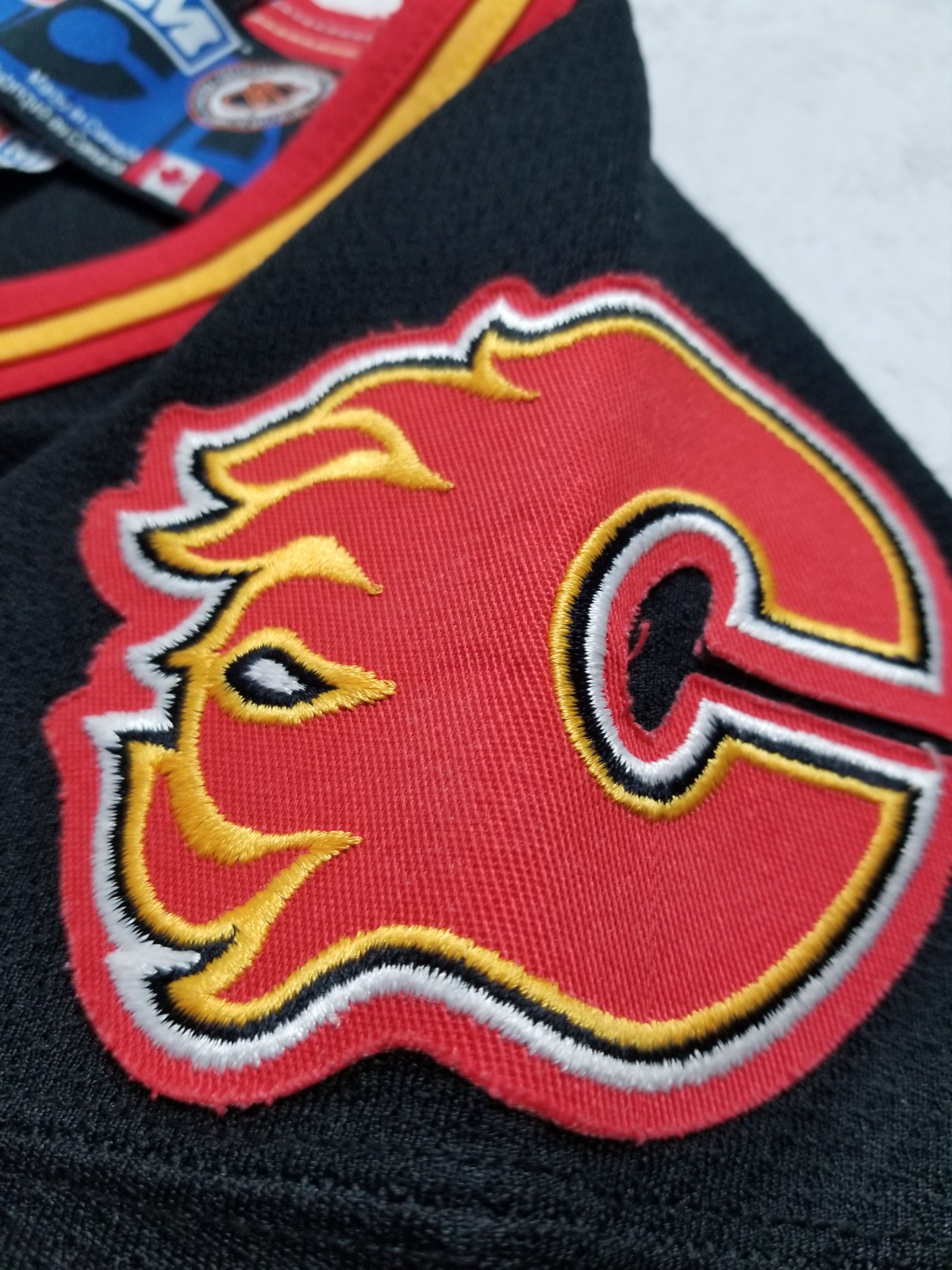 Ccm Vintage CCM Calgary Flames Blasty Horse Head Jersey Size US L / EU 52-54 / 3 - 8 Thumbnail
