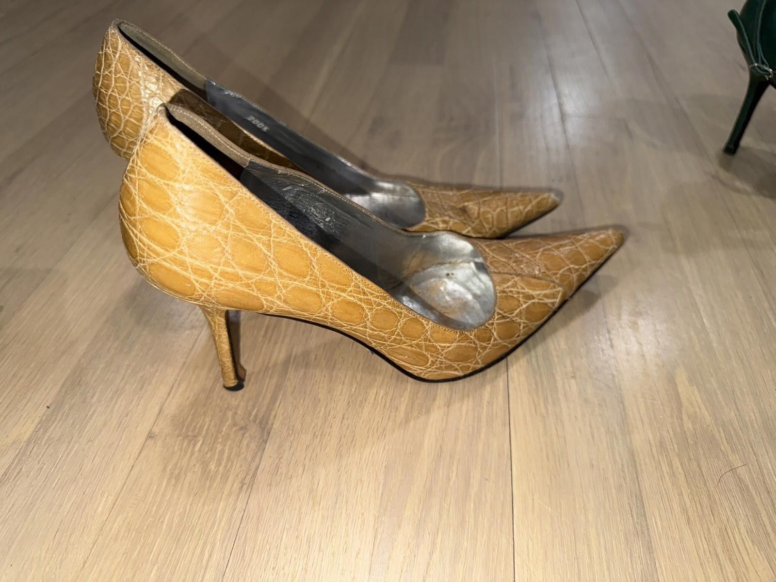 Vintage Vintage Dolce & Gabbana tan Croc Leather Heel EUR Size 39 Size US 8 / IT 38 - 1 Thumbnail