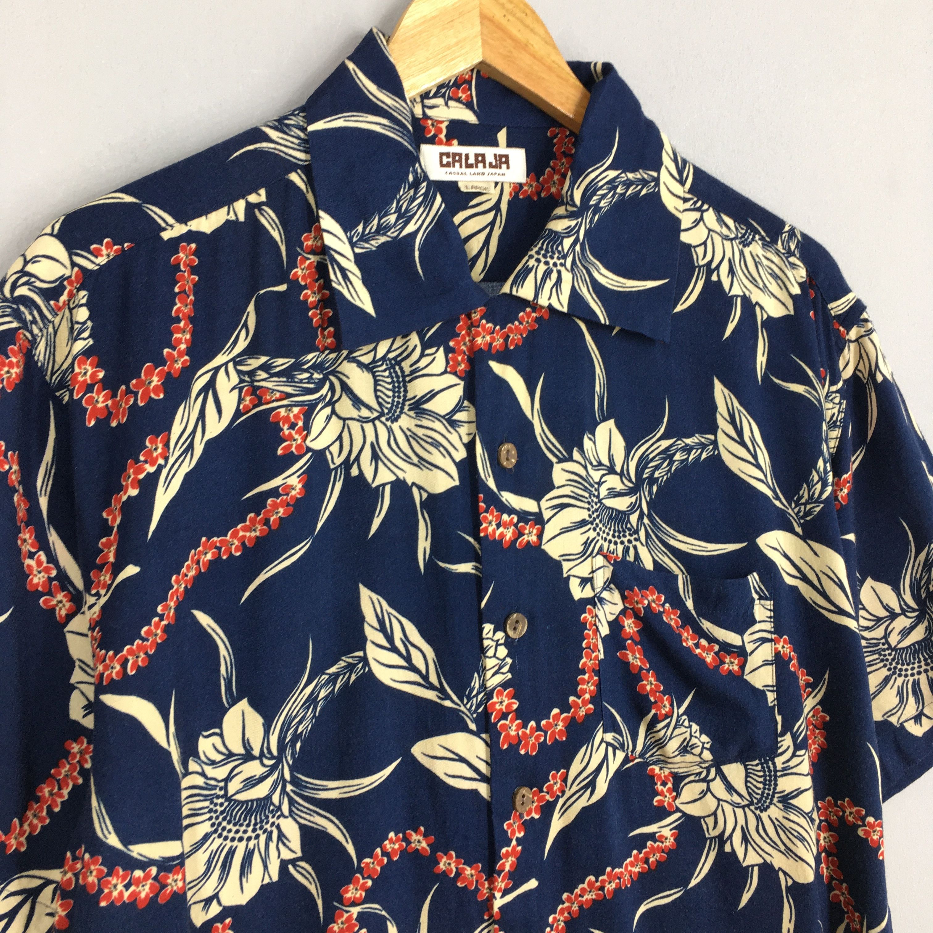 Vintage Vintage Hawaii Aloha Floral Surf Wear Rayon Shirt Large Size US L / EU 52-54 / 3 - 3 Thumbnail