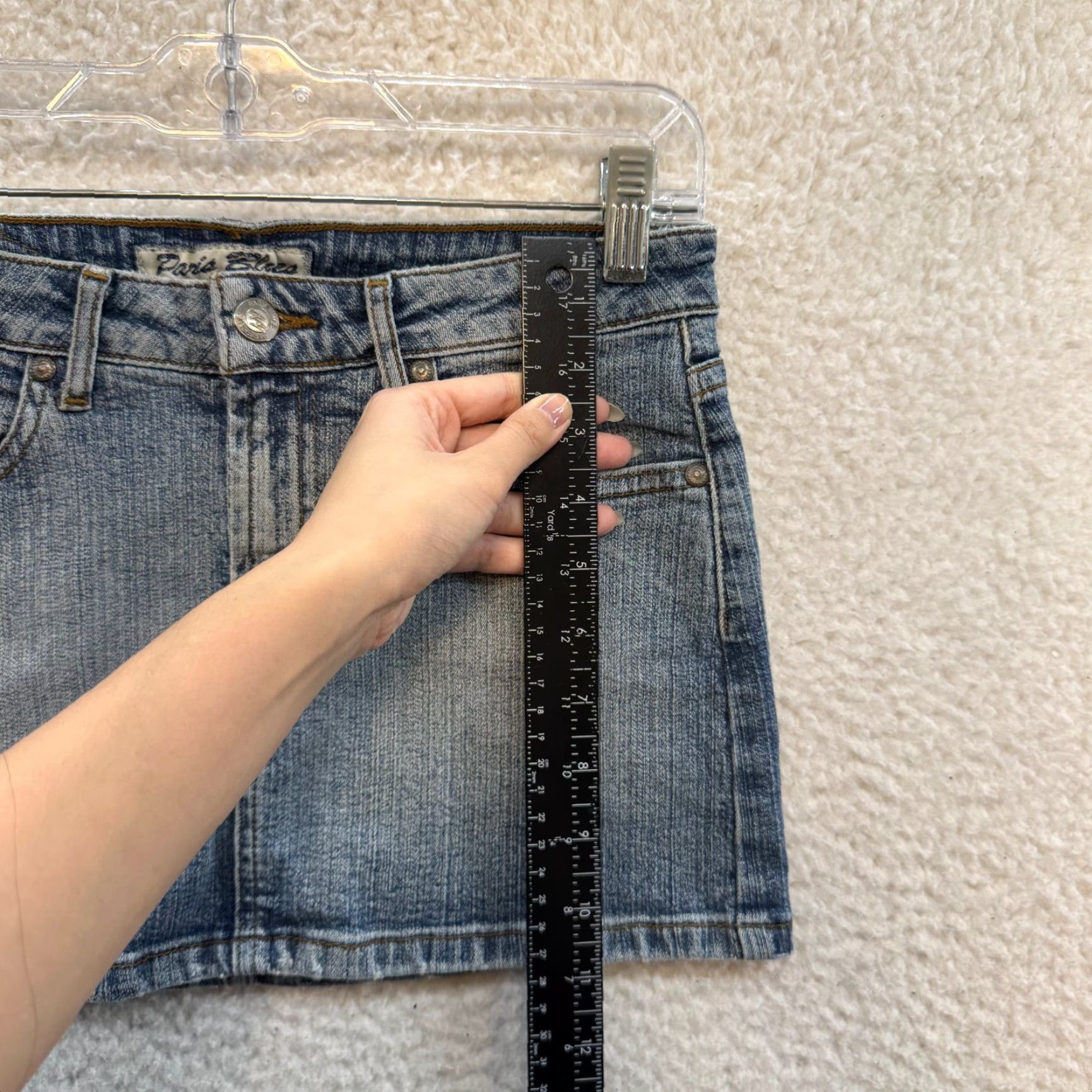 Vintage VINTAGE Paris Blues Denim Mini Skirt Bluse 00 0 23 24 Low Rise Medium Wash Blue Womens Size 24" / US 00 / IT 34 - 7 Thumbnail
