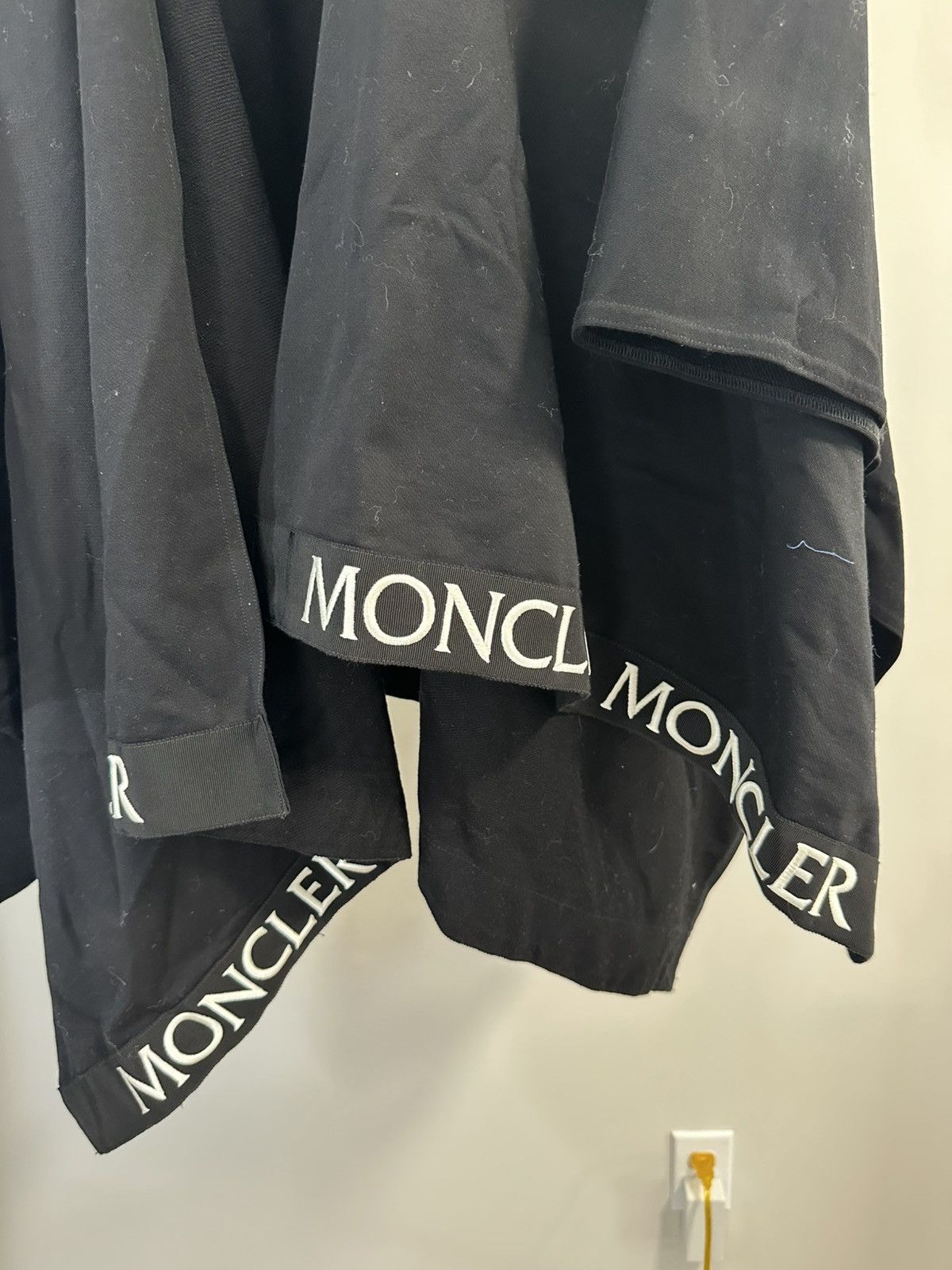 Moncler Moncler Shawl Parka Size ONE SIZE - 4 Thumbnail