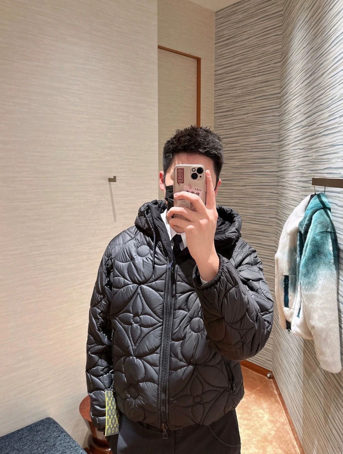 Louis Vuitton lightweight black quilted jacket size 48 Size US M / EU 48-50 / 2 - 9 Thumbnail