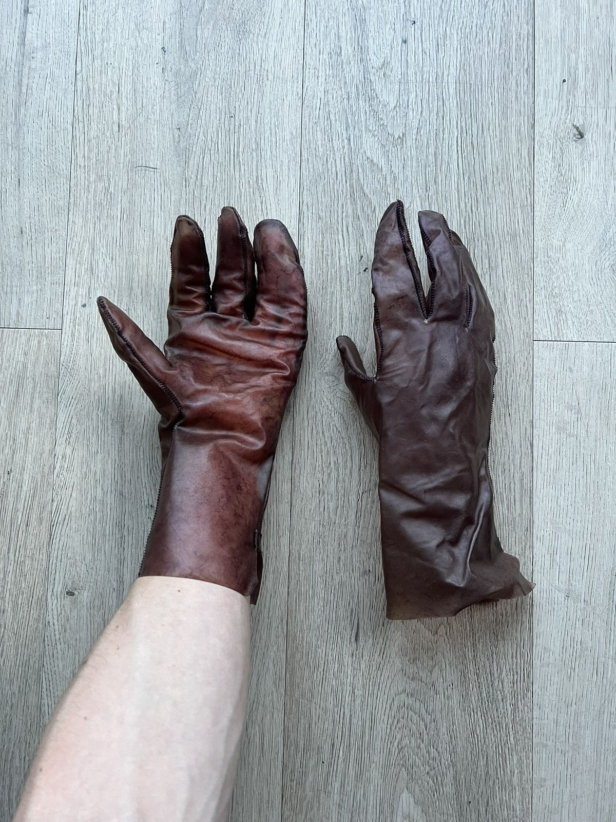 Boris Bidjan Saberi Boris Bidjan Saberi 8 Finger Gloves Transparent Horse Leathe Size ONE SIZE - 3 Thumbnail