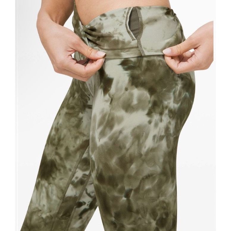 Lululemon 𝓛𝓾𝓵𝓾𝓵𝓮𝓶𝓸𝓷 Align Crop 21" *Diamond DyeDiamond Dye Li Size 27" / US 4 / IT 40 - 6 Thumbnail