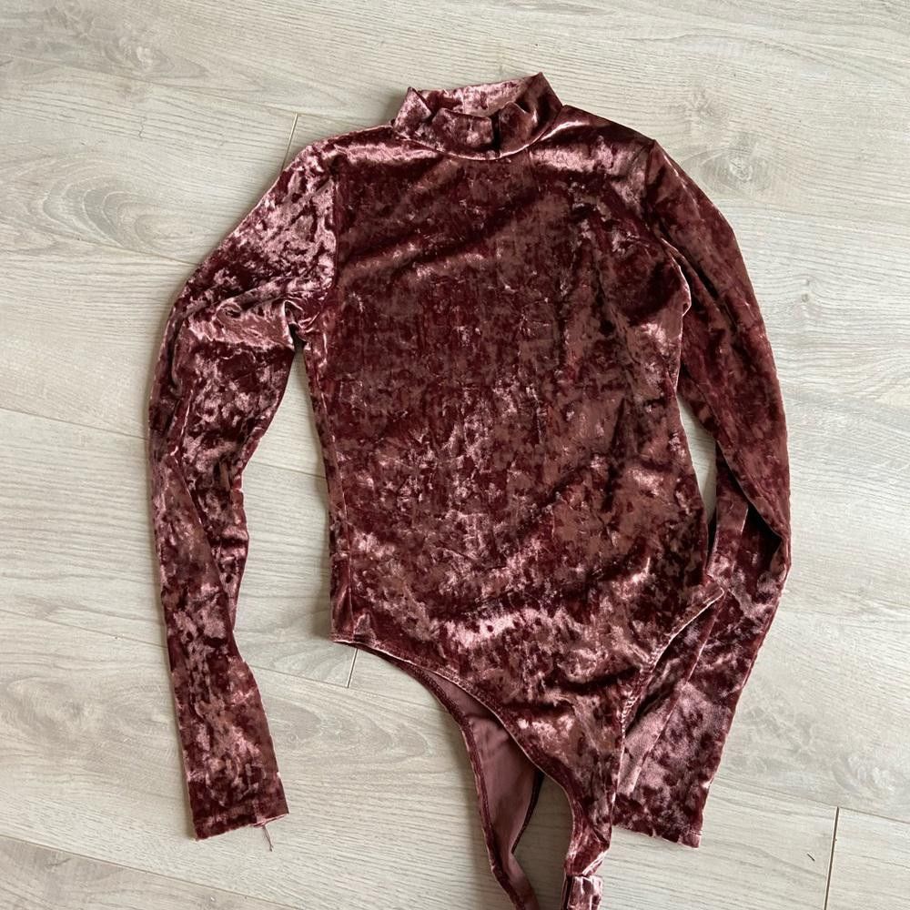 Fashion Nova Fashion Nova Pink Velvet Long Sleeve Bodysuit Size S / US 4 / IT 40 - 2 Thumbnail