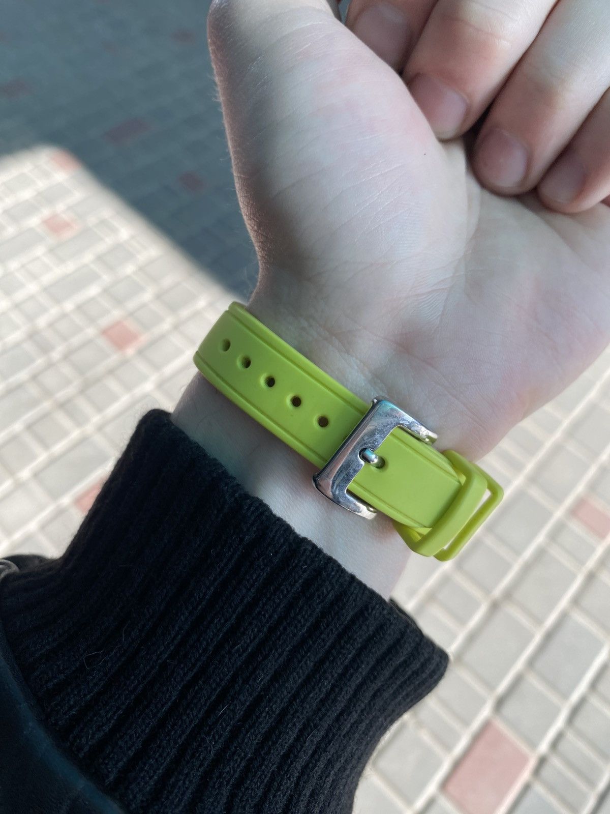 Japanese Brand Mango Neon Yellow Tropical Watch Archive Y2K Futuristic Size ONE SIZE - 3 Thumbnail