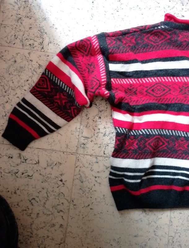 Vintage Vintage sweater N&B red and black Size US M / EU 48-50 / 2 - 5 Thumbnail