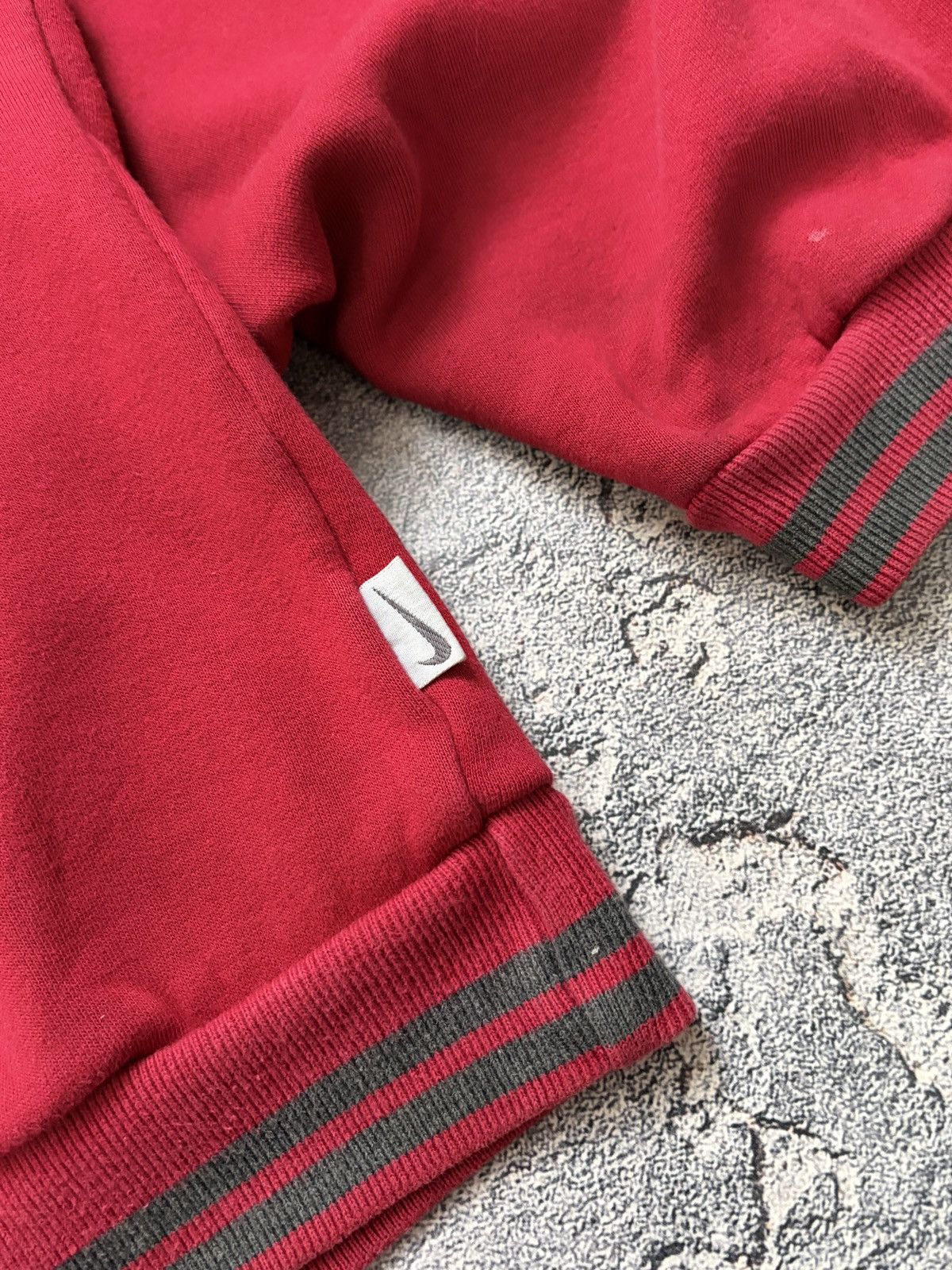 Nike Vintage 90s Nike Big Swoosh Red Crewneck Sweatshirt L Size US L / EU 52-54 / 3 - 4 Thumbnail