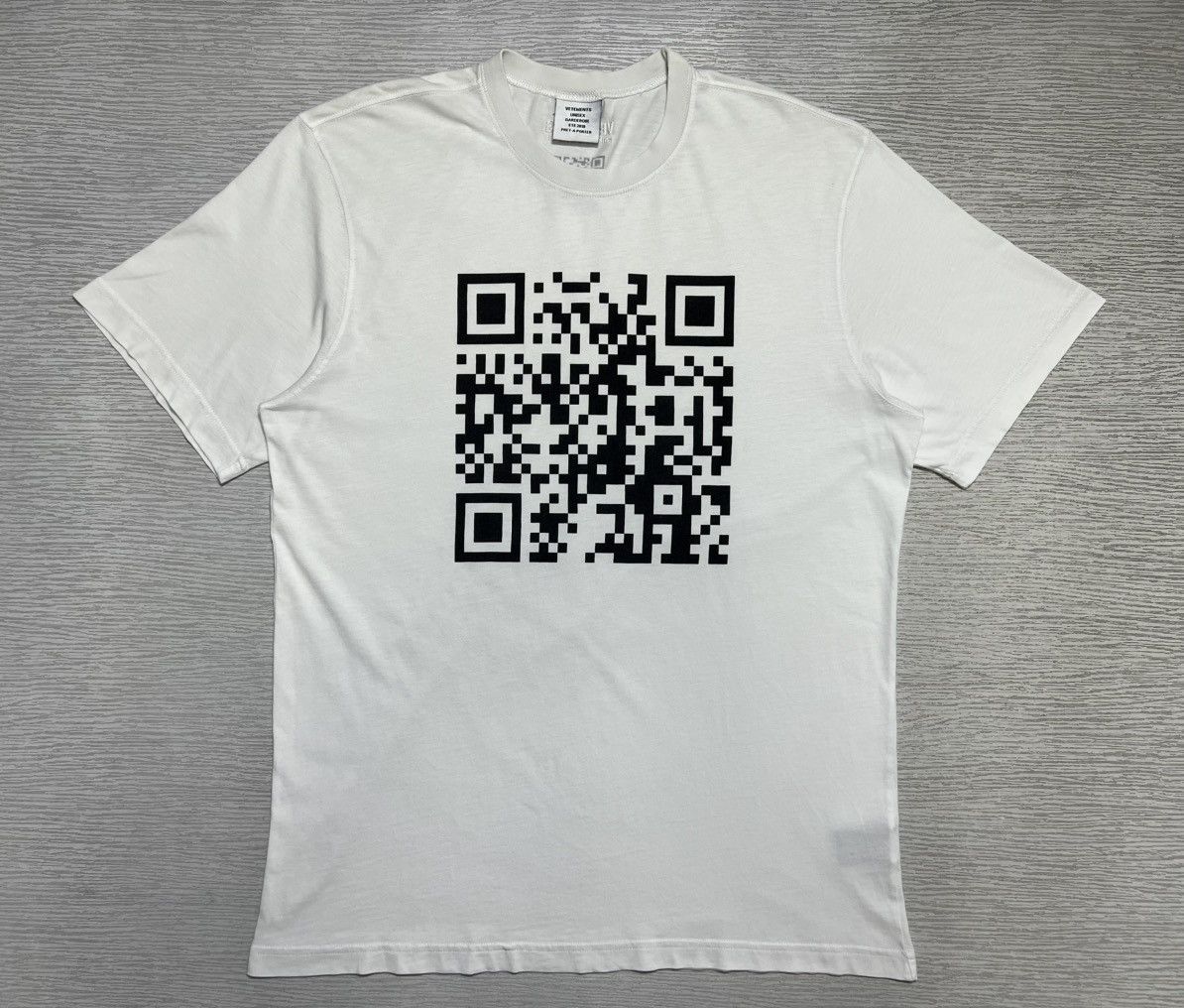 Vetements Vetements - QR Code T-Shirt Size US M / EU 48-50 / 2 - 1 Thumbnail