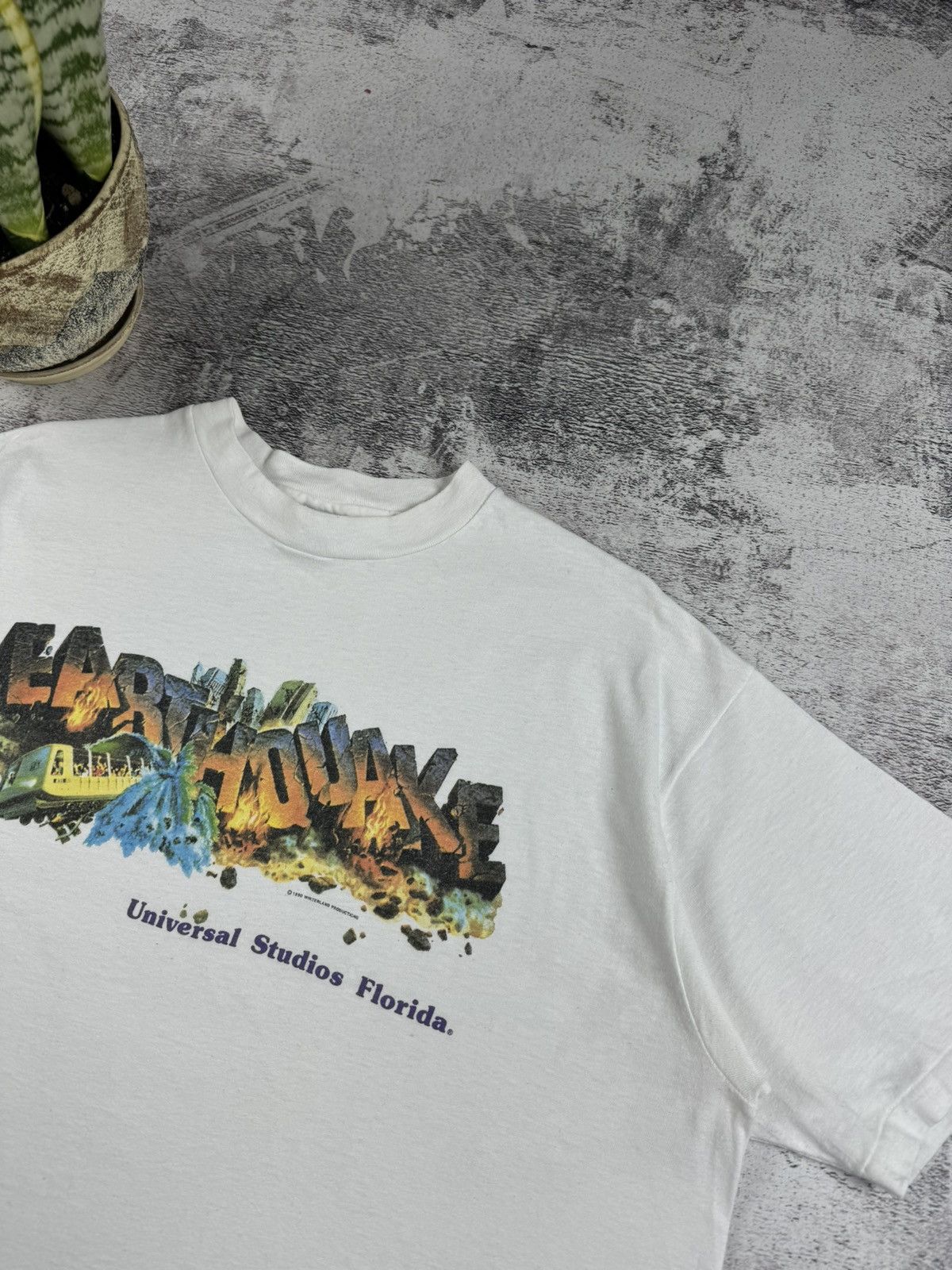 Universal Studios Vintage 80S 90S Earthquake 1990 Winterland Hanes T Shirt Tee Size US XL / EU 56 / 4 - 7 Thumbnail