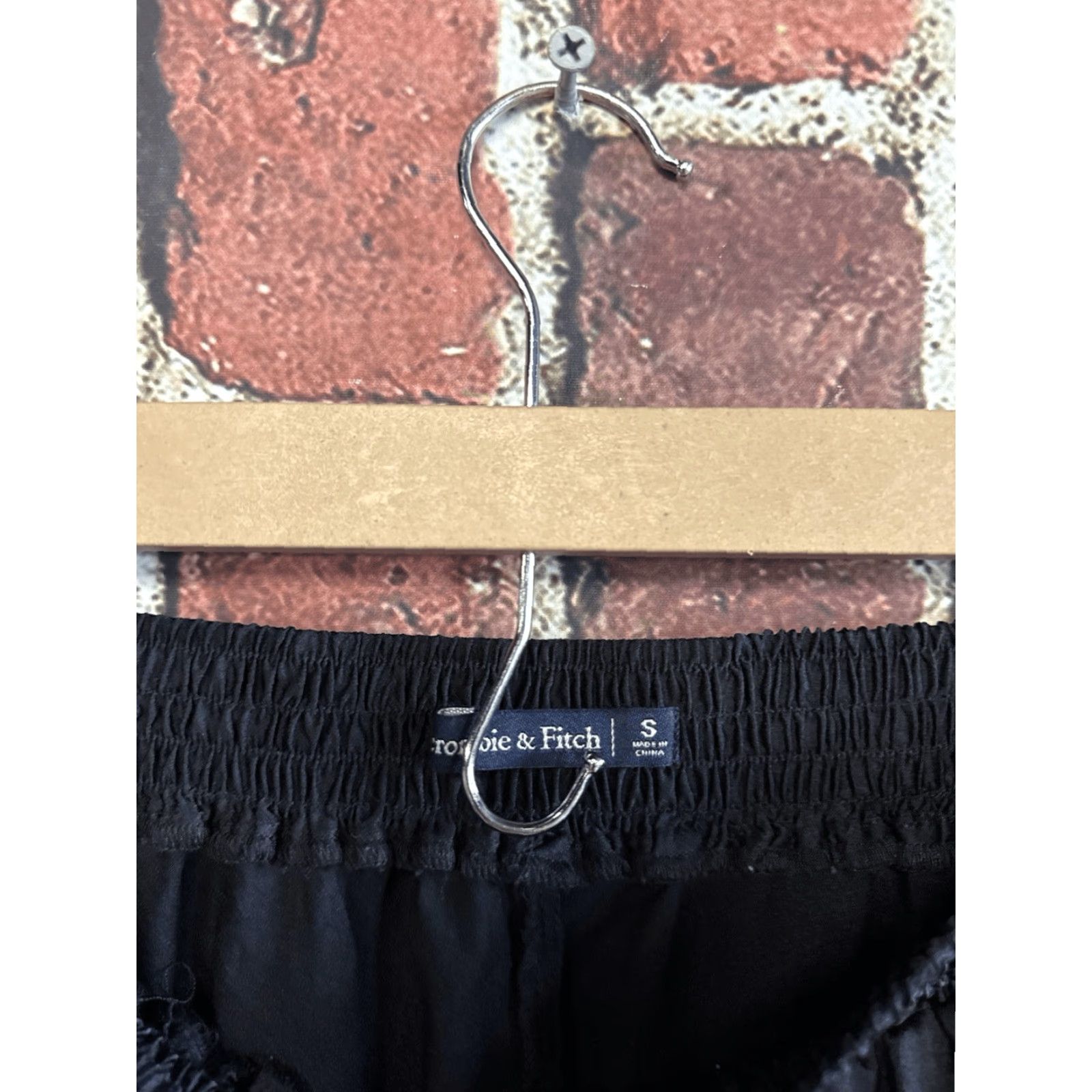 Abercrombie & Fitch Abercrombie & Fitch Womens Black Pull On Skirt S Lined Mini Short Black Pull On Skirt Womens Small Lined Abercrombie & Fitch Size 28" / US 6 / IT 42 - 3 Thumbnail
