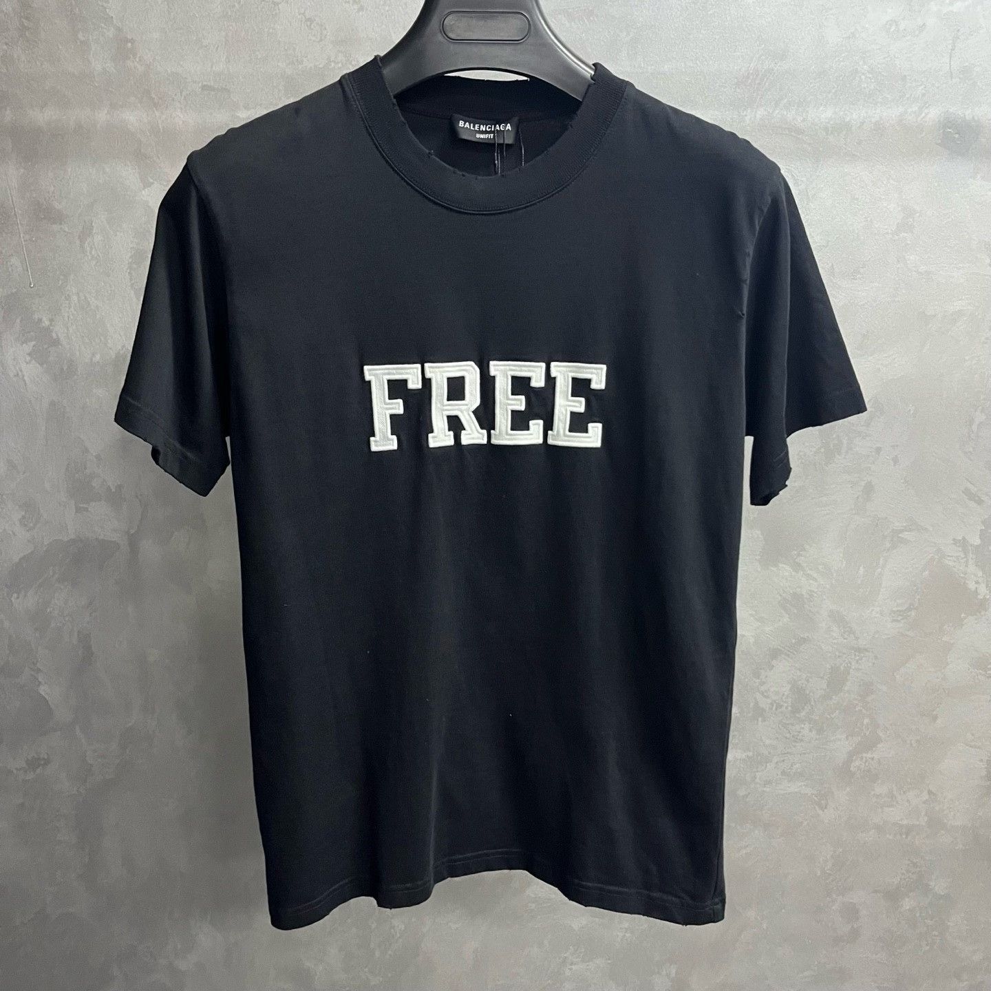 Balenciaga Balenciaga Black Letter Print Round Neck T-Shirt Size US S / EU 44-46 / 1 - 1 Thumbnail