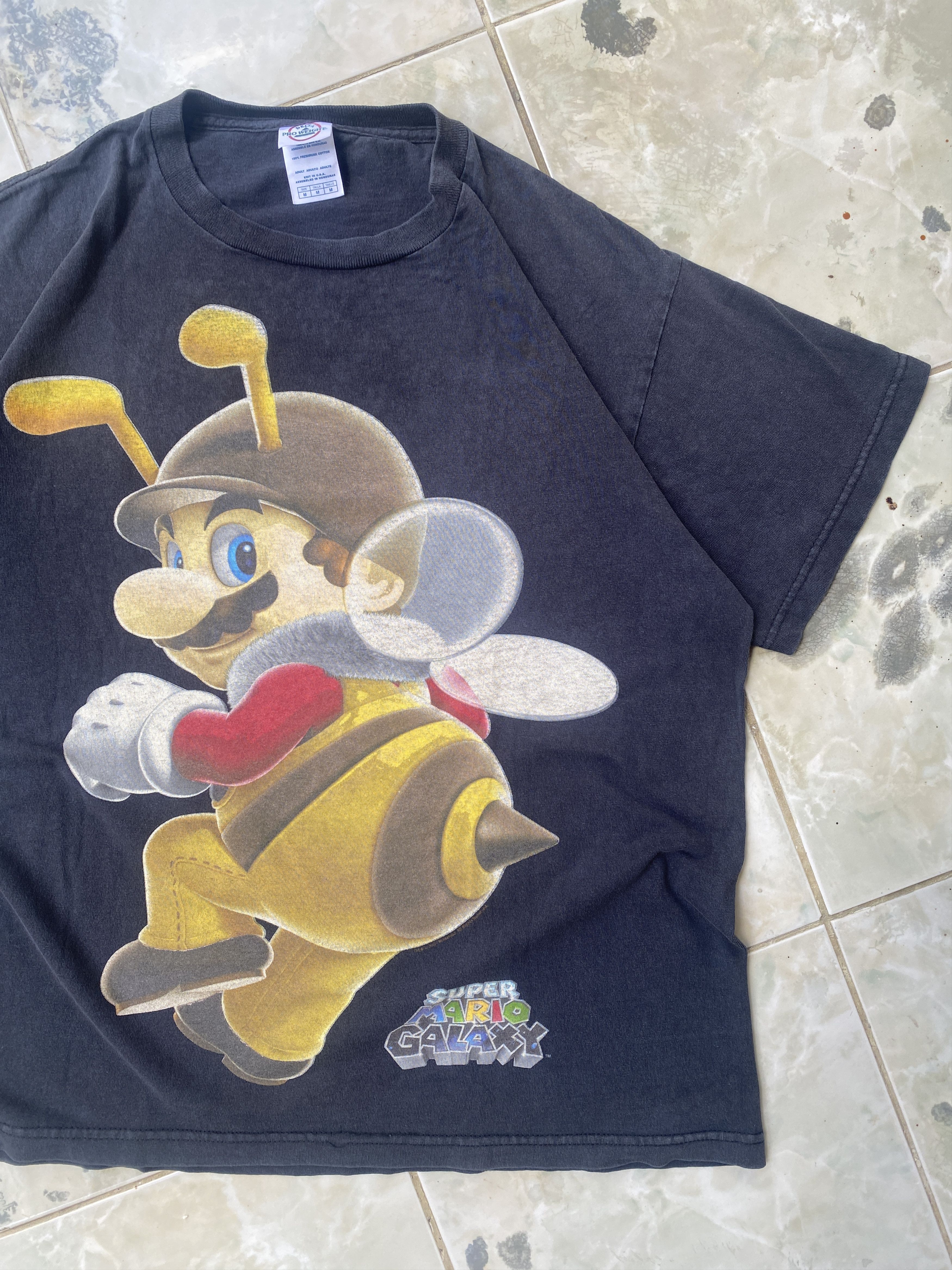 Nintendo Vintage Super Mario Galaxy Bee Nintendo Promo Graphic Tee Size US M / EU 48-50 / 2 - 3 Thumbnail