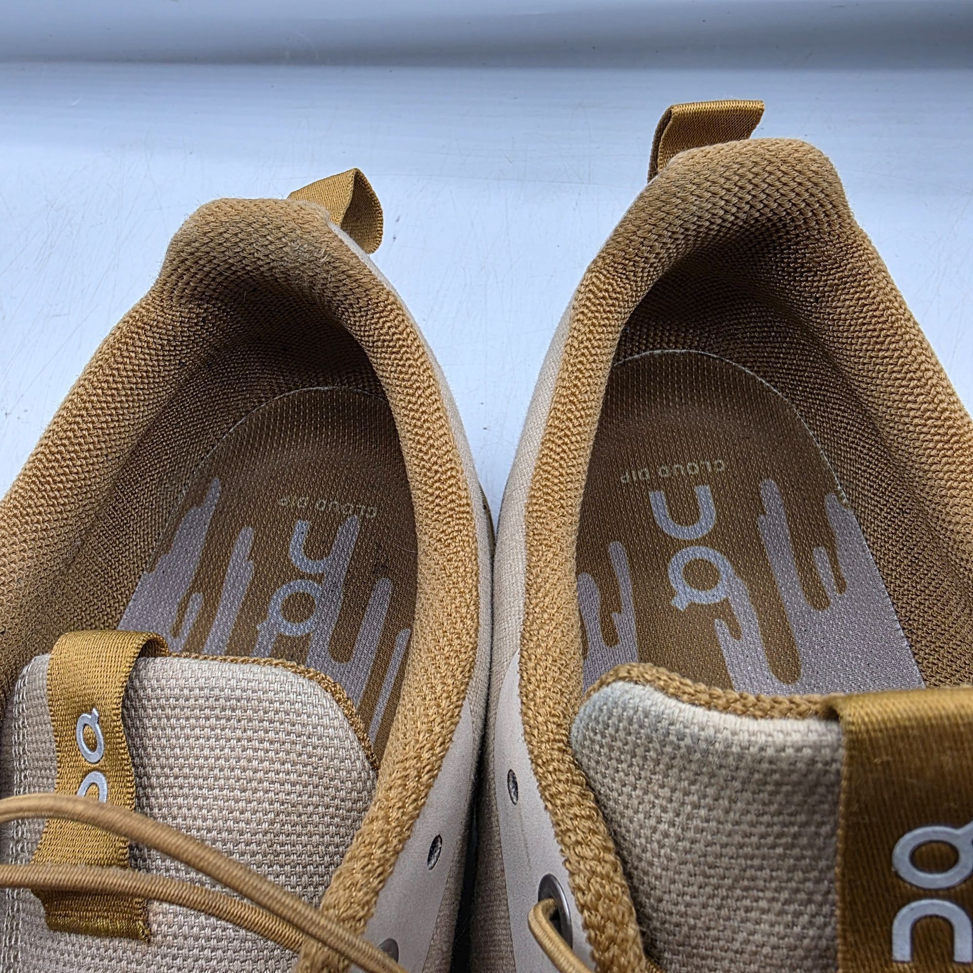 On On Cloud Running Dip Mens 12.5 Beige Tan Athletic Shoes Walk Size US 12.5 / EU 45-46 - 9 Thumbnail