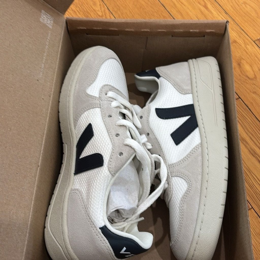 Veja Veja V-10 Sneaker in White & Nautico, Size: EU 38 Size US 8 / IT 38 - 7 Thumbnail