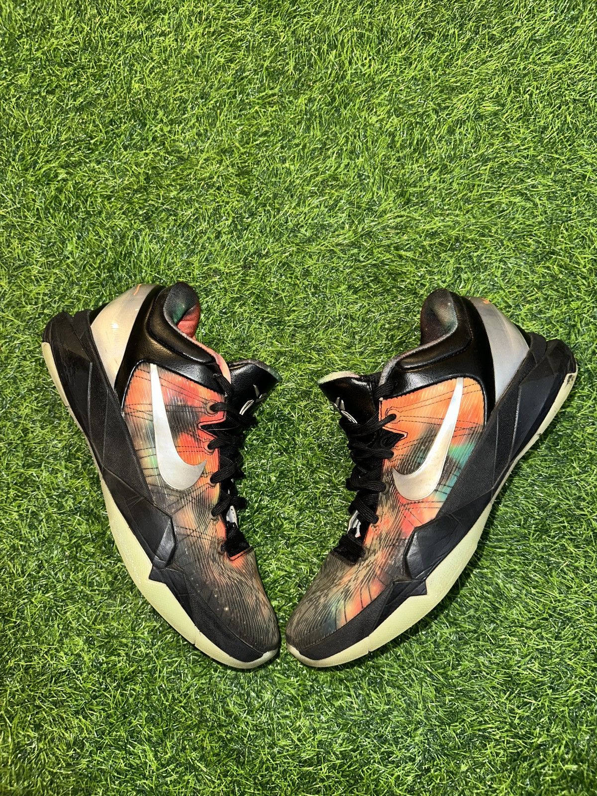 Nike Kobe bryant nike 7 galaxy shoe size 10 Size US 10 / EU 43 - 2 Thumbnail